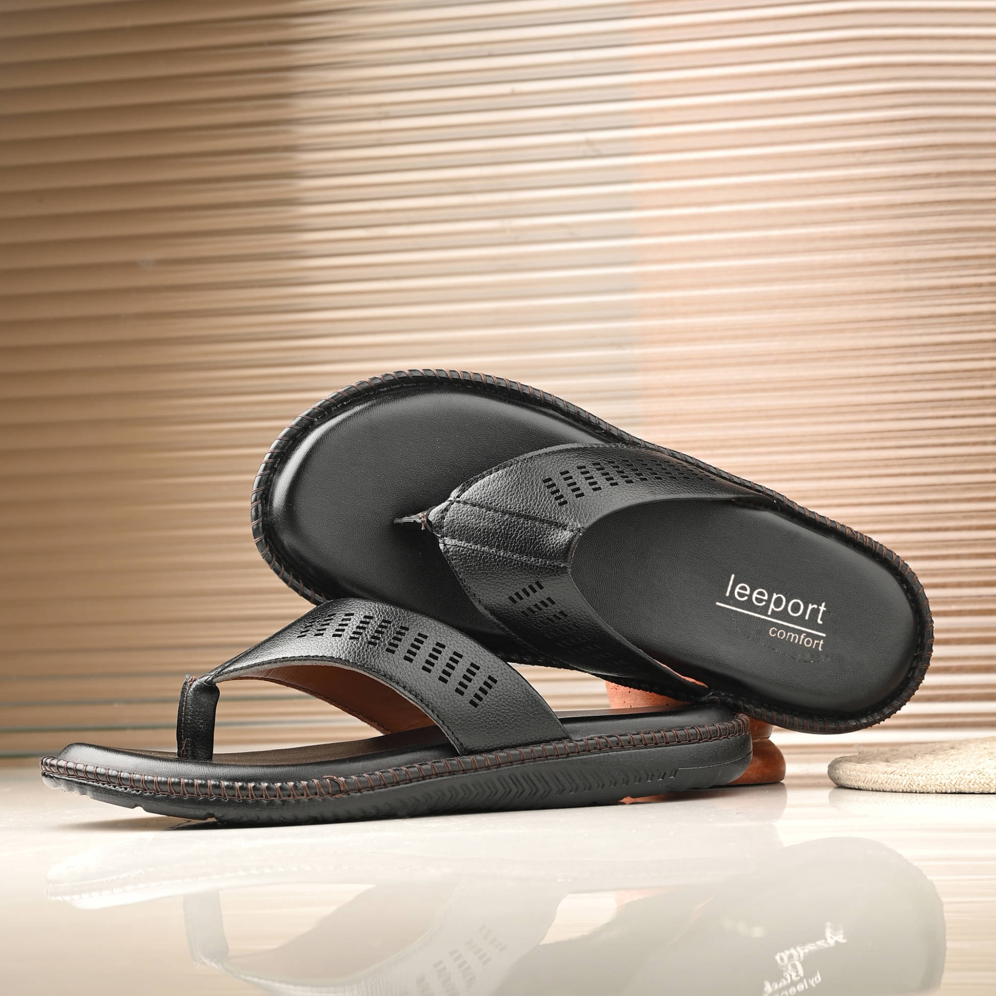     			Leeport Black Men's Thong Flip Flop