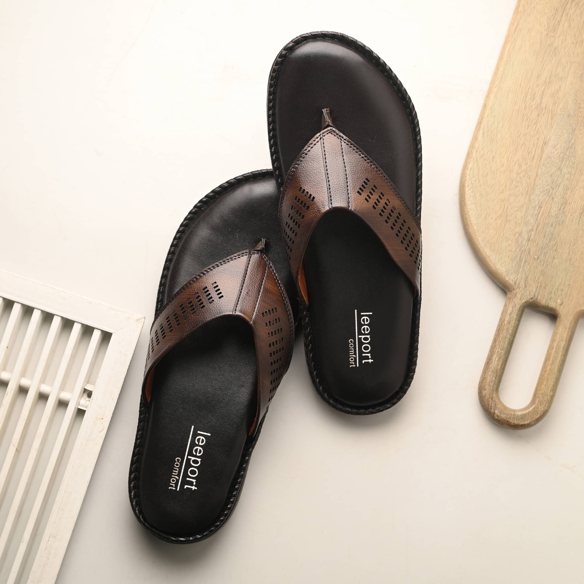     			Leeport Brown Men's Thong Flip Flop