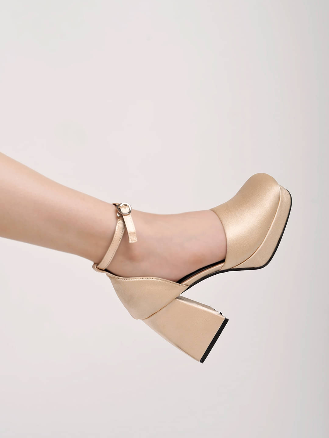     			Stylestry Gold Women's Sandal Heels