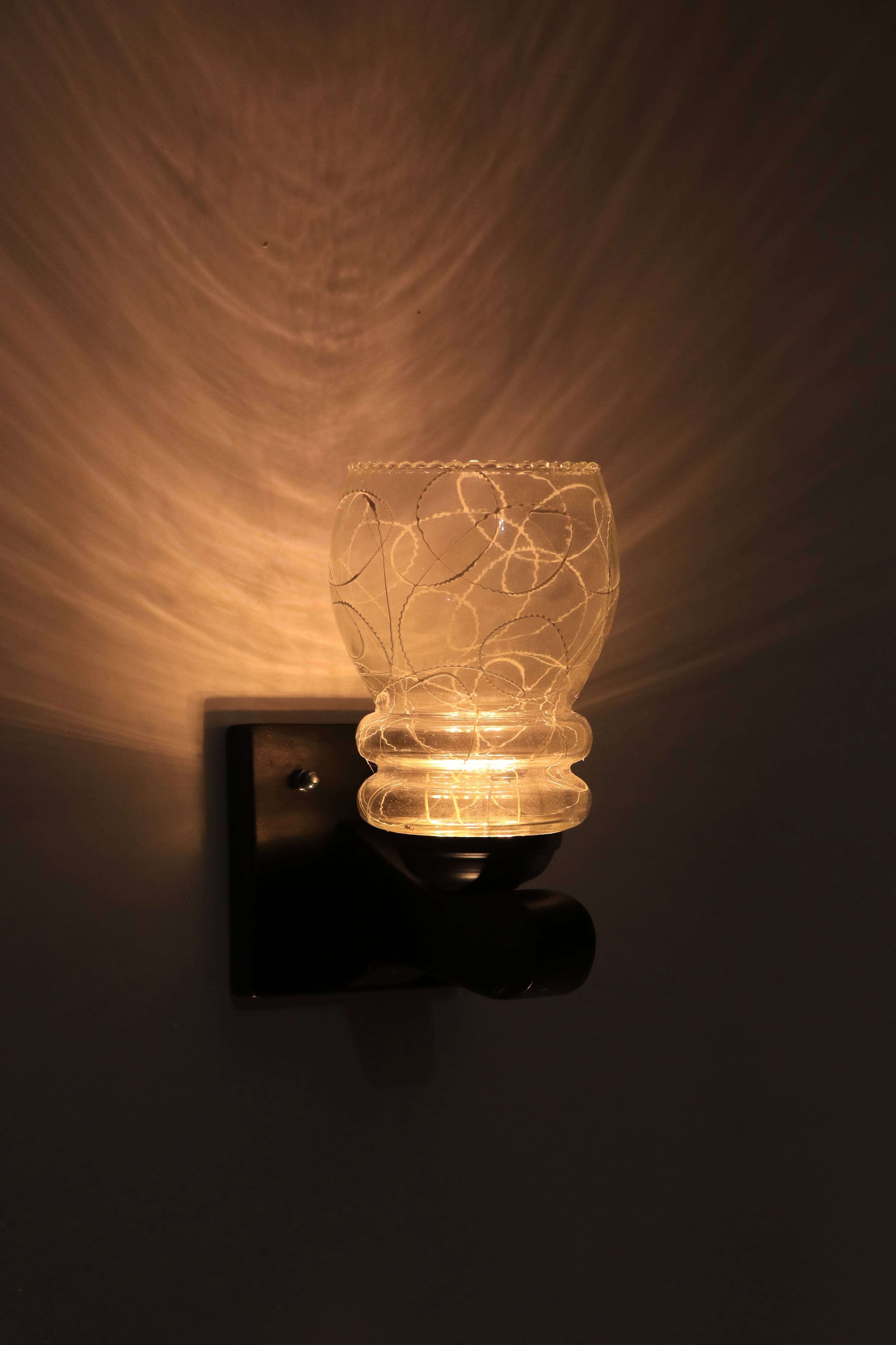     			VAGalleryKing White Up Light Wall Lamp ( Pack of 1 )