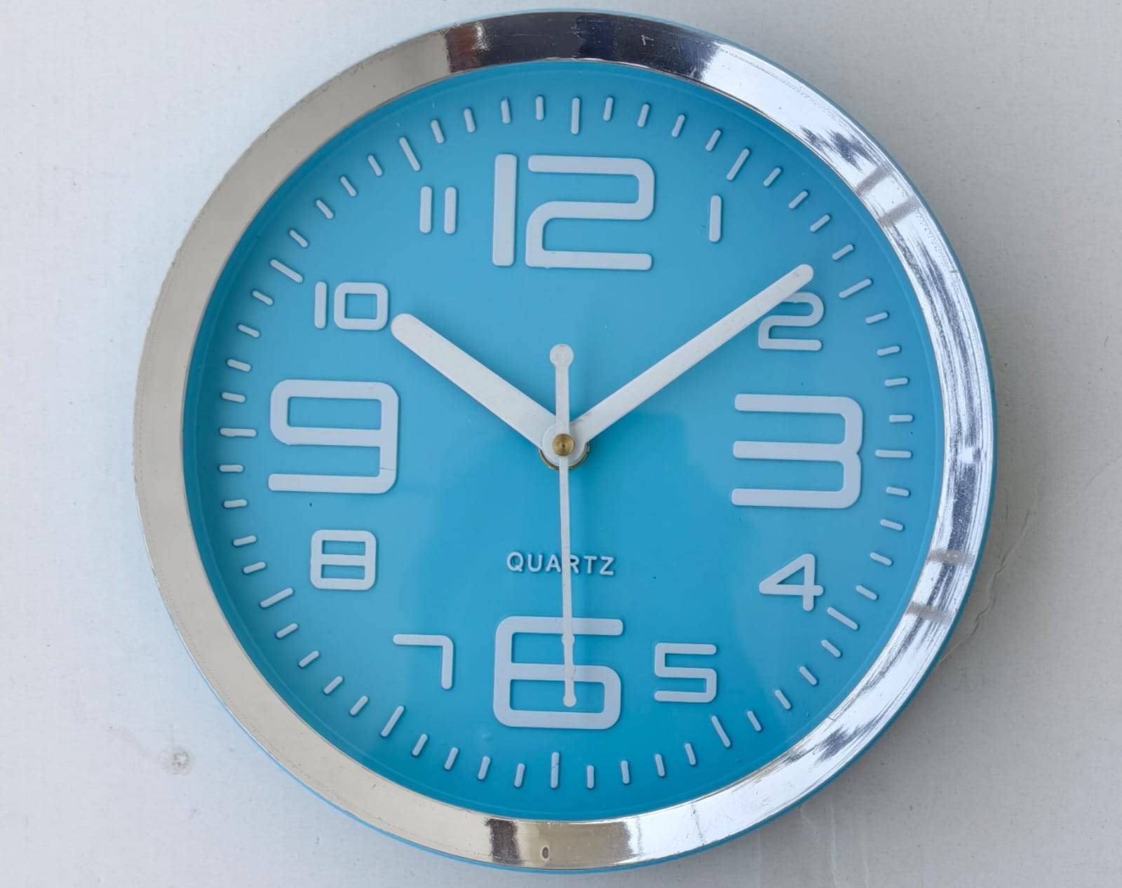     			IRU Circular Analog Wall Clock