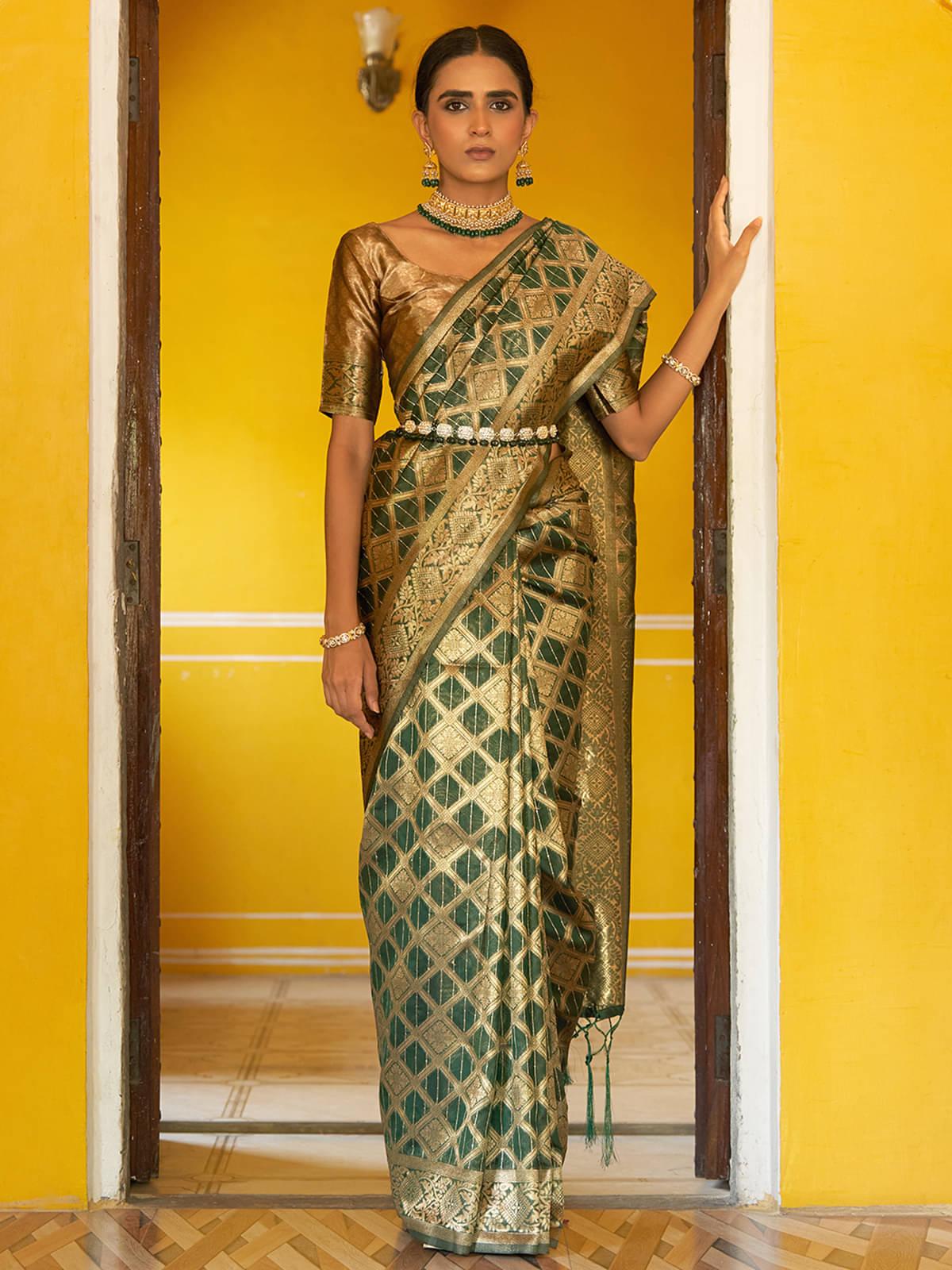     			Janasya Art Silk Embellished Saree With Unstitched Blouse Piece ( Green )