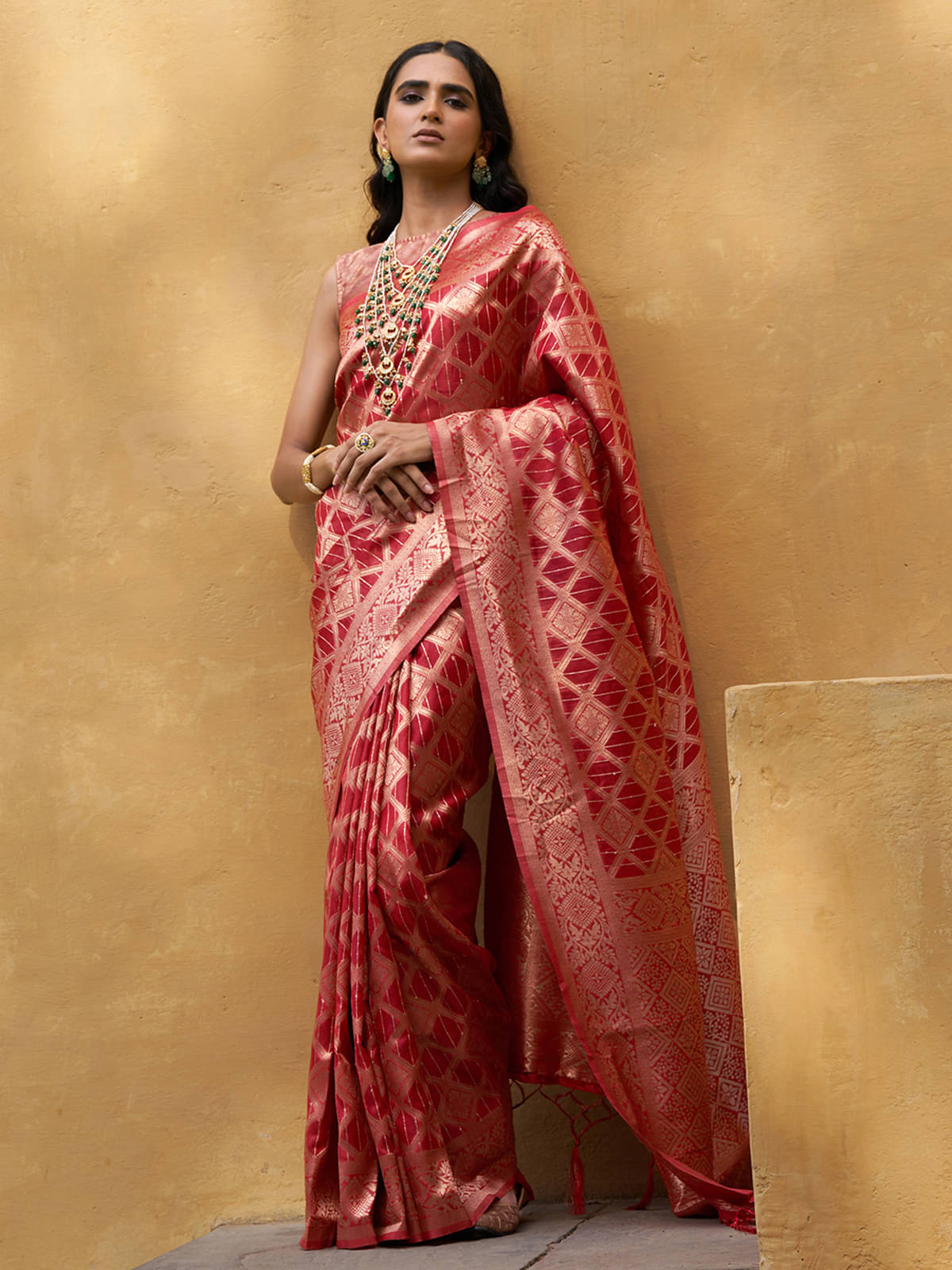     			Janasya Art Silk Embellished Saree With Unstitched Blouse Piece ( Maroon )