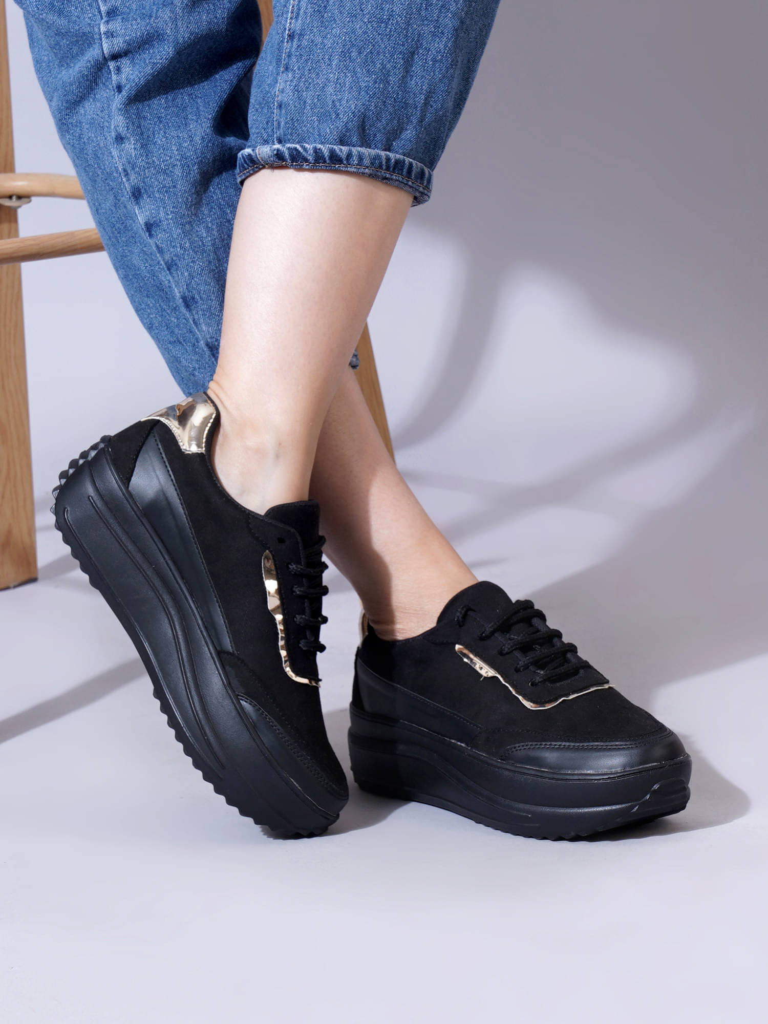 PLANET WALK Black Women's Sneakers PLANET WALK Black Women's Sneakers