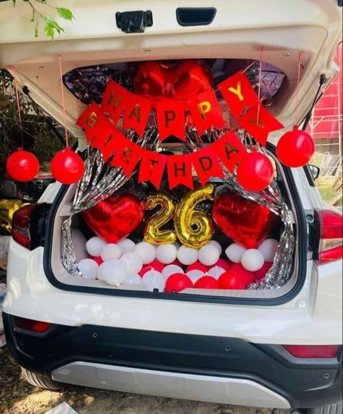     			PartyBooms Happy Birthday Red Decoration Item, 26 Gold Number Foil, 3 Red Heart Foil, 1 Silver Curtains, 5 Red & 5 White Metallic Balloon Pack of 17