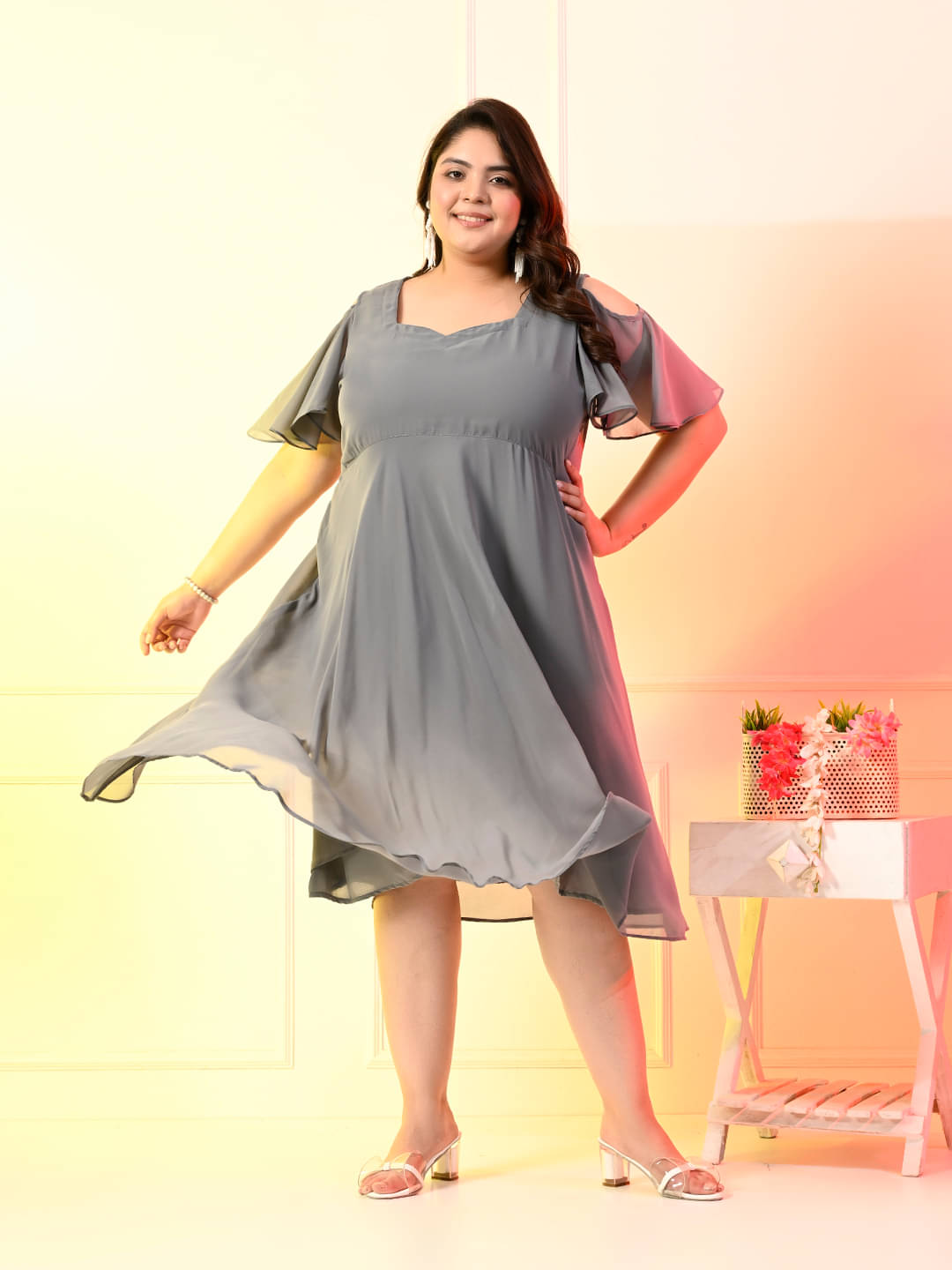     			PrettyPlus by Desinoor.com Women Georgette Solid Fit & Flare Dress ( Grey )