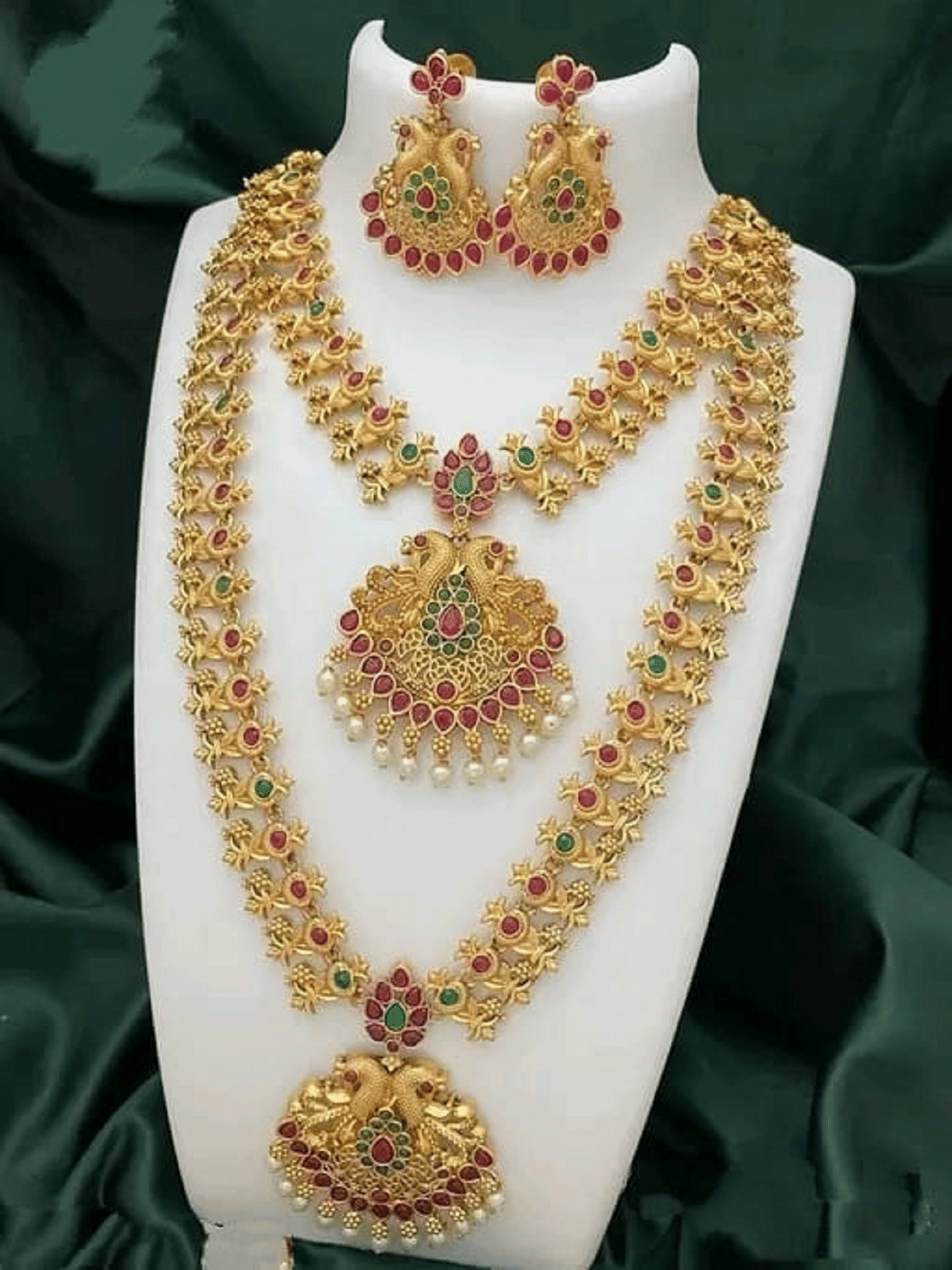 RIENTA JWL Gold Alloy Necklace Set ( Pack of 1 )
