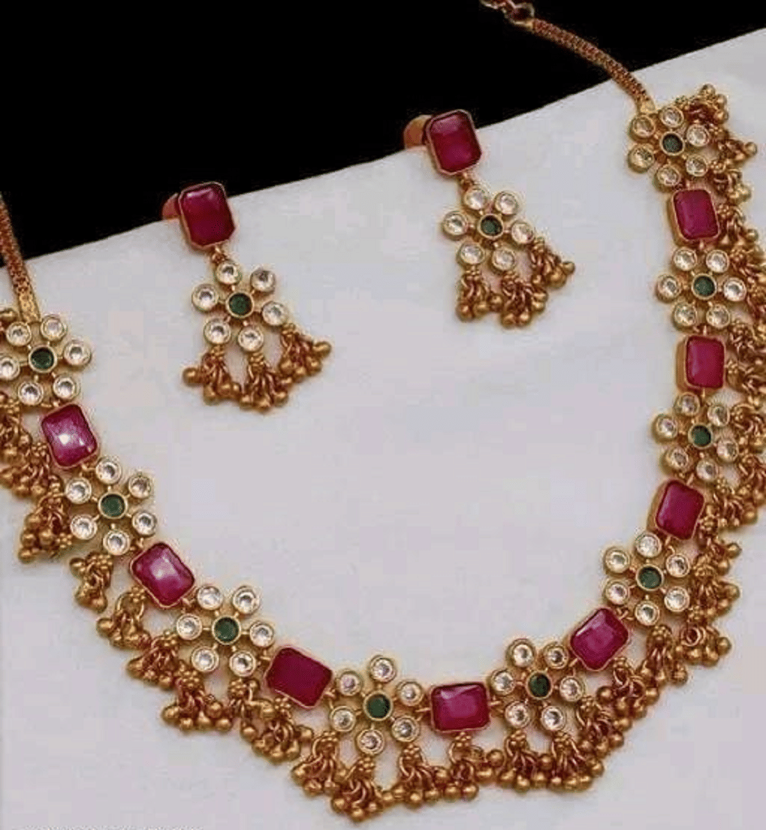 RIENTA JWL Golden Alloy Necklace Set ( Pack of 1 )