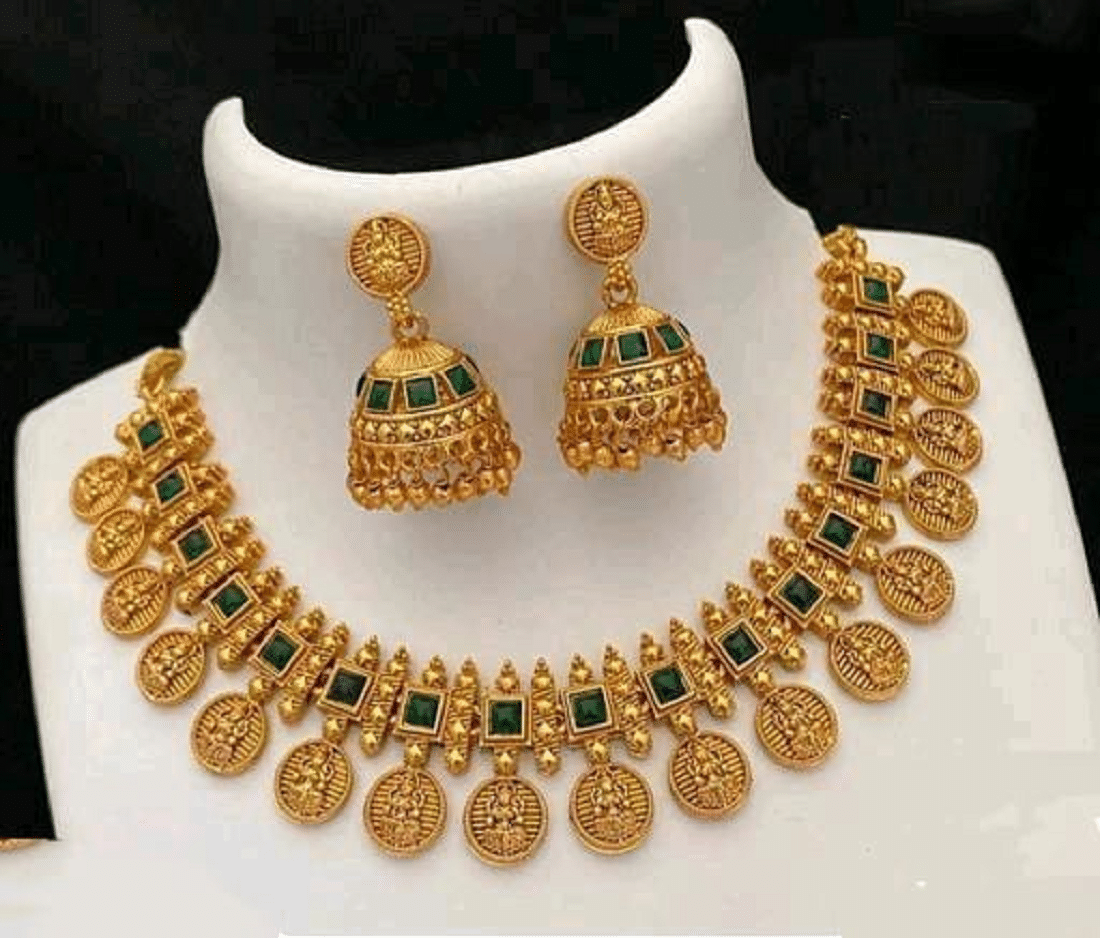     			RIENTA JWL Golden Alloy Necklace Set ( Pack of 1 )