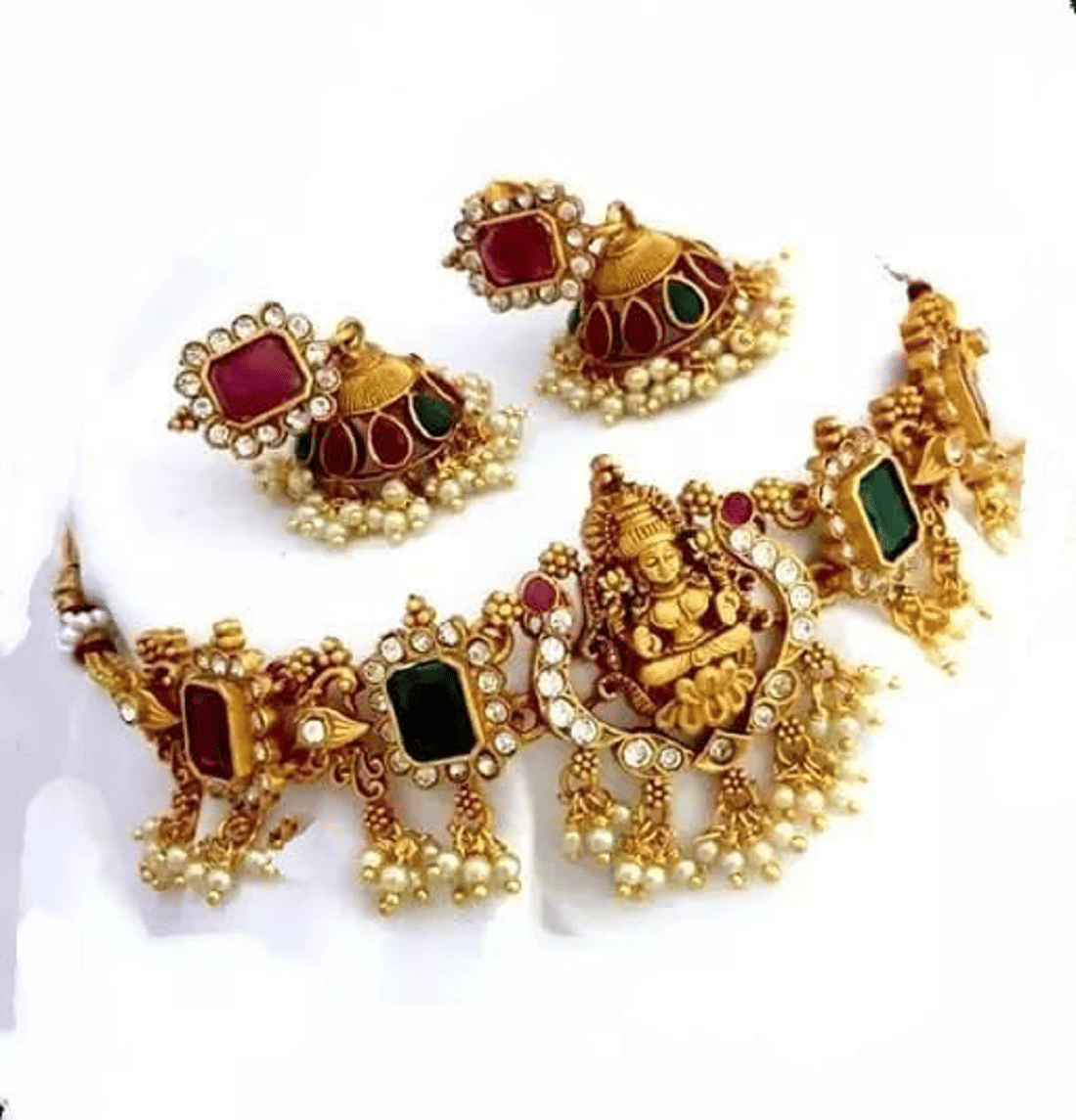 RIENTA JWL Golden Alloy Necklace Set ( Pack of 1 )