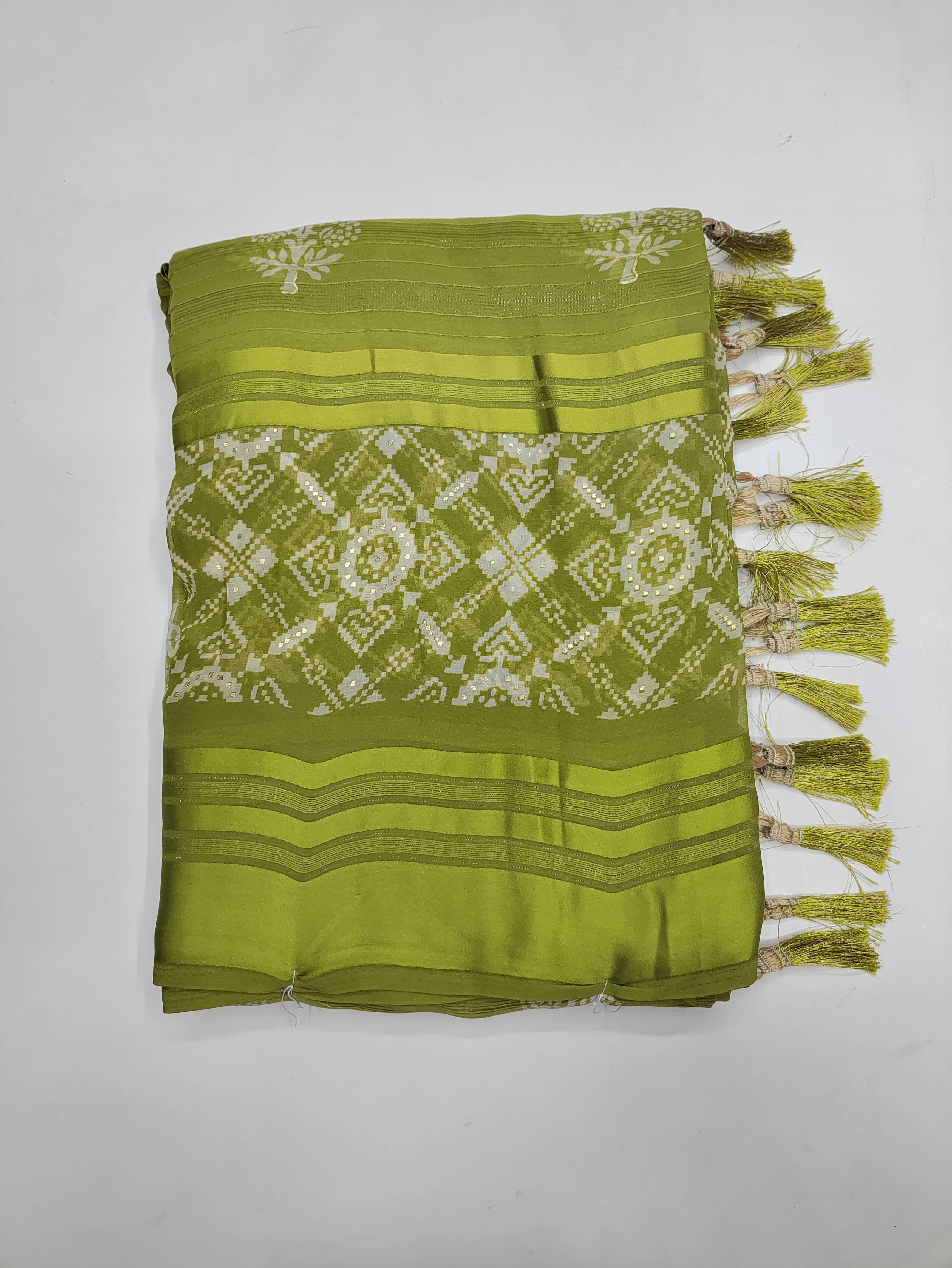    			RekhaManiyar Satin Printed Saree With Unstitched Blouse Piece ( Green )