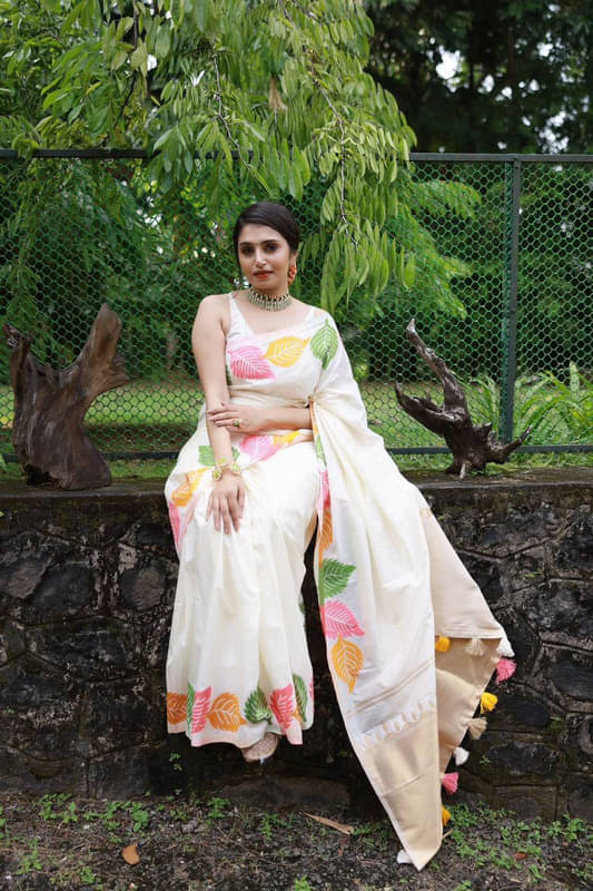 Sanjana Silk Silk Blend Printed Saree With Unstitched Blouse Piece ( White ) Sanjana Silk Silk Blend Printed Saree With Unstitched Blouse Piece ( White )