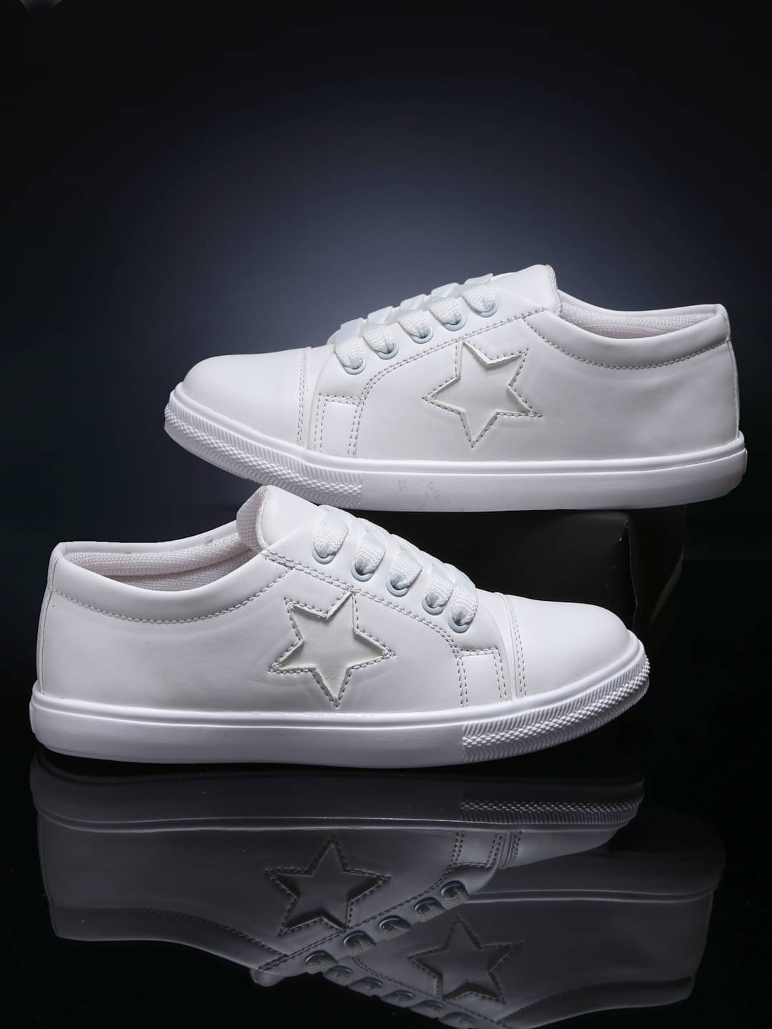     			Aroom White Women's Sneakers