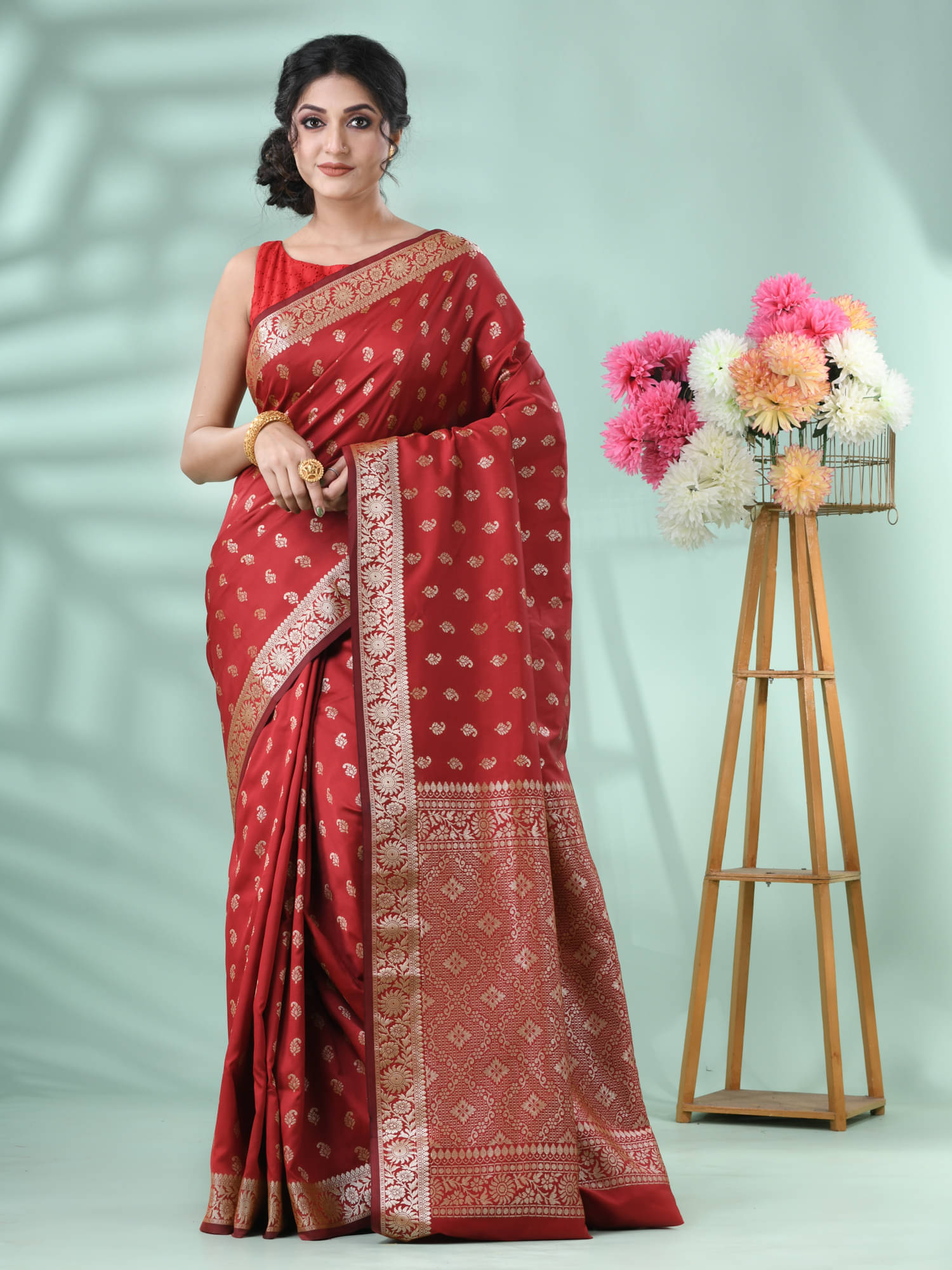    			Desh Bidesh Silk Self Design Saree With Unstitched Blouse Piece ( Red )