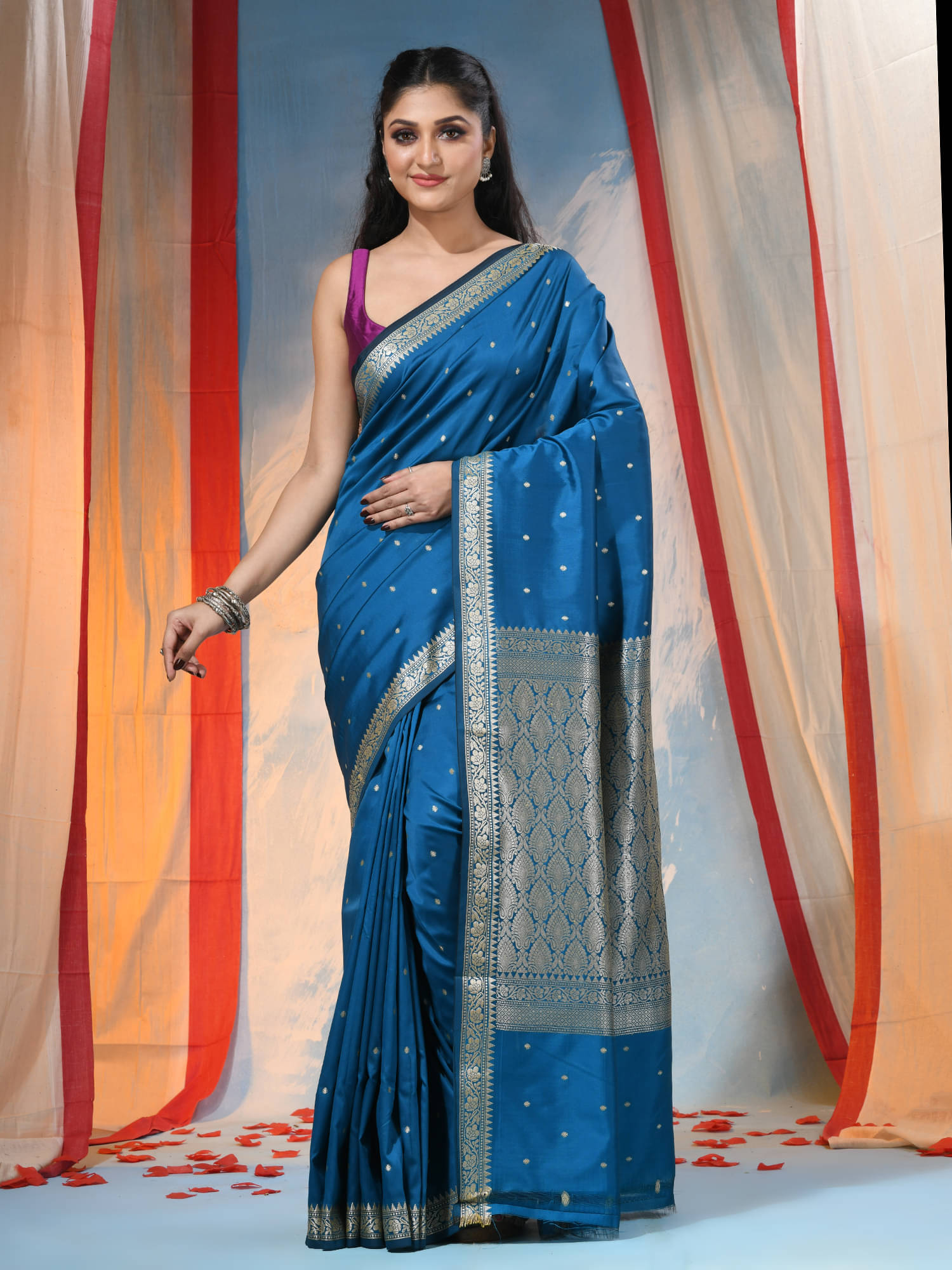     			Desh Bidesh Silk Woven Saree With Unstitched Blouse Piece ( Blue )