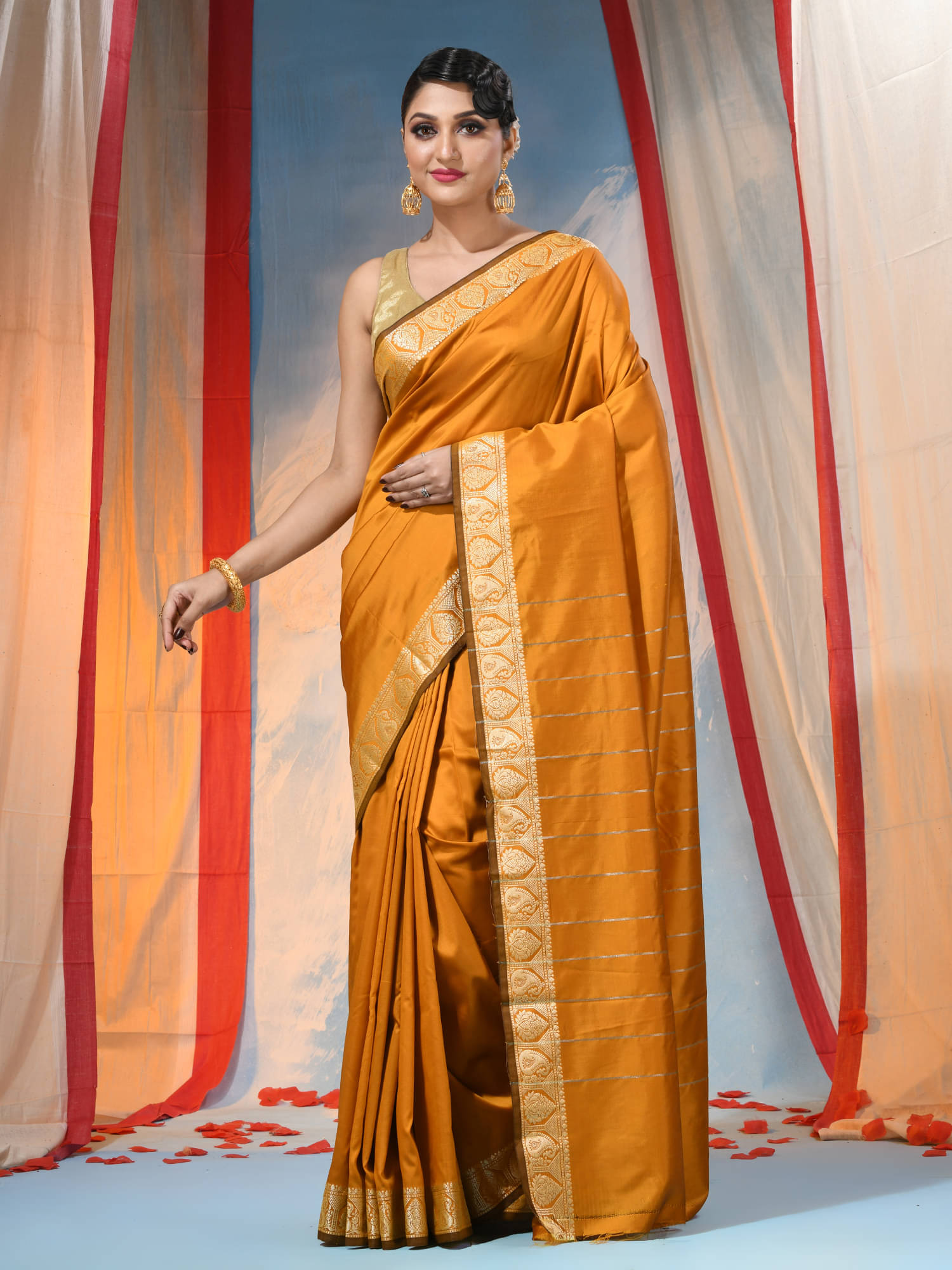    			Desh Bidesh Silk Woven Saree With Unstitched Blouse Piece ( Mustard )