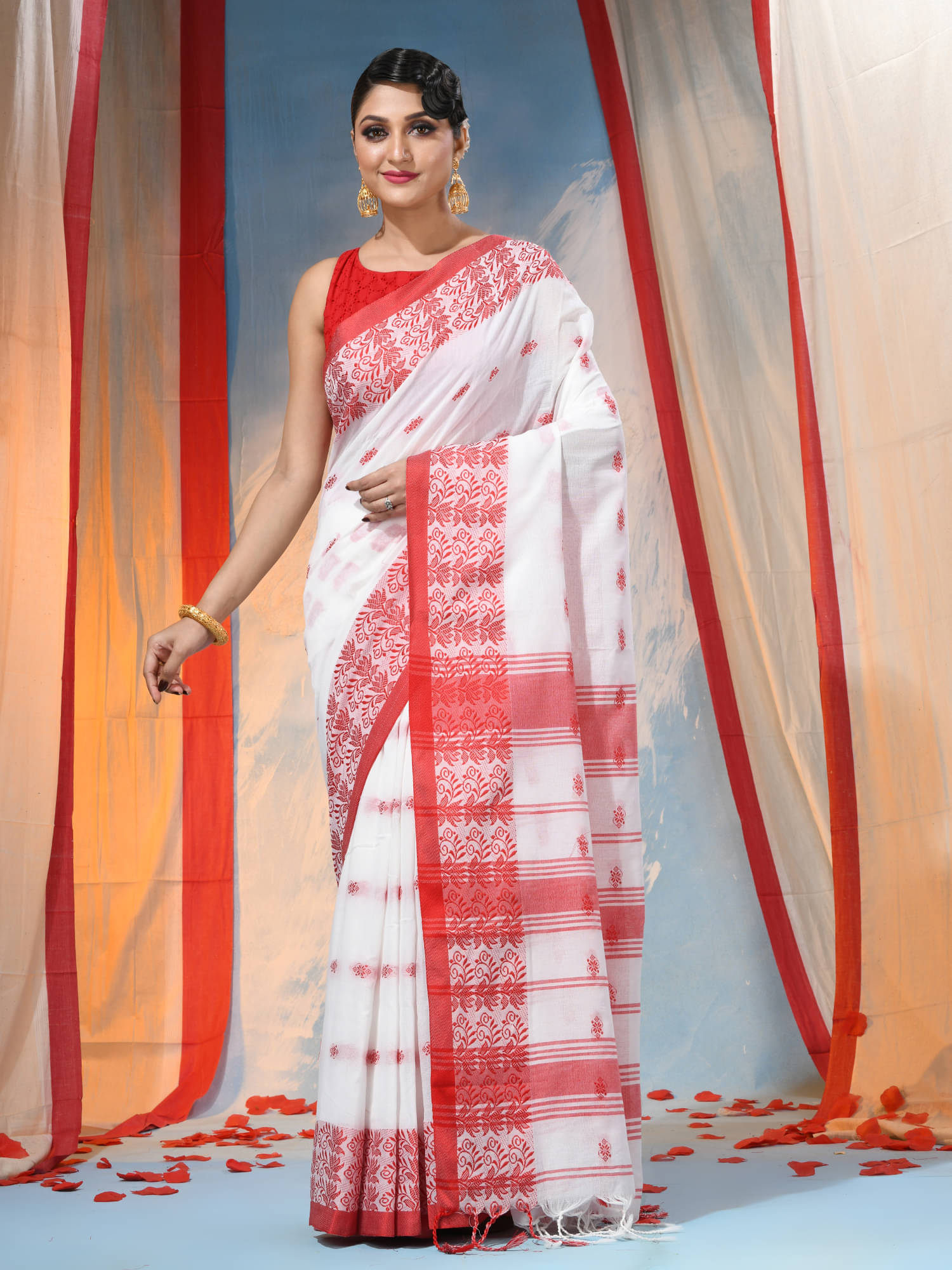 Desh Bidesh Cotton Self Design Saree With Unstitched Blouse Piece ( Red ) Desh Bidesh Cotton Self Design Saree With Unstitched Blouse Piece ( Red )