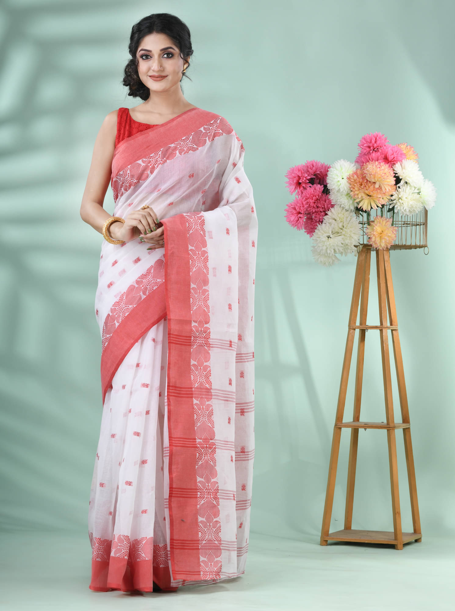     			Desh Bidesh Cotton Self Design Saree With Unstitched Blouse Piece ( Red )