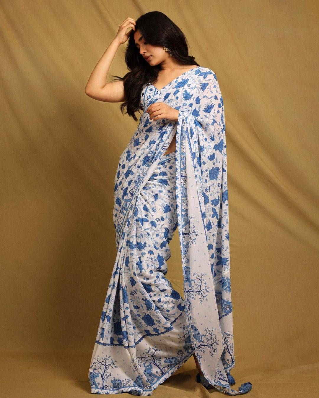 Sidhidata Georgette Printed Saree With Unstitched Blouse Piece ( White ) Sidhidata Georgette Printed Saree With Unstitched Blouse Piece ( White )
