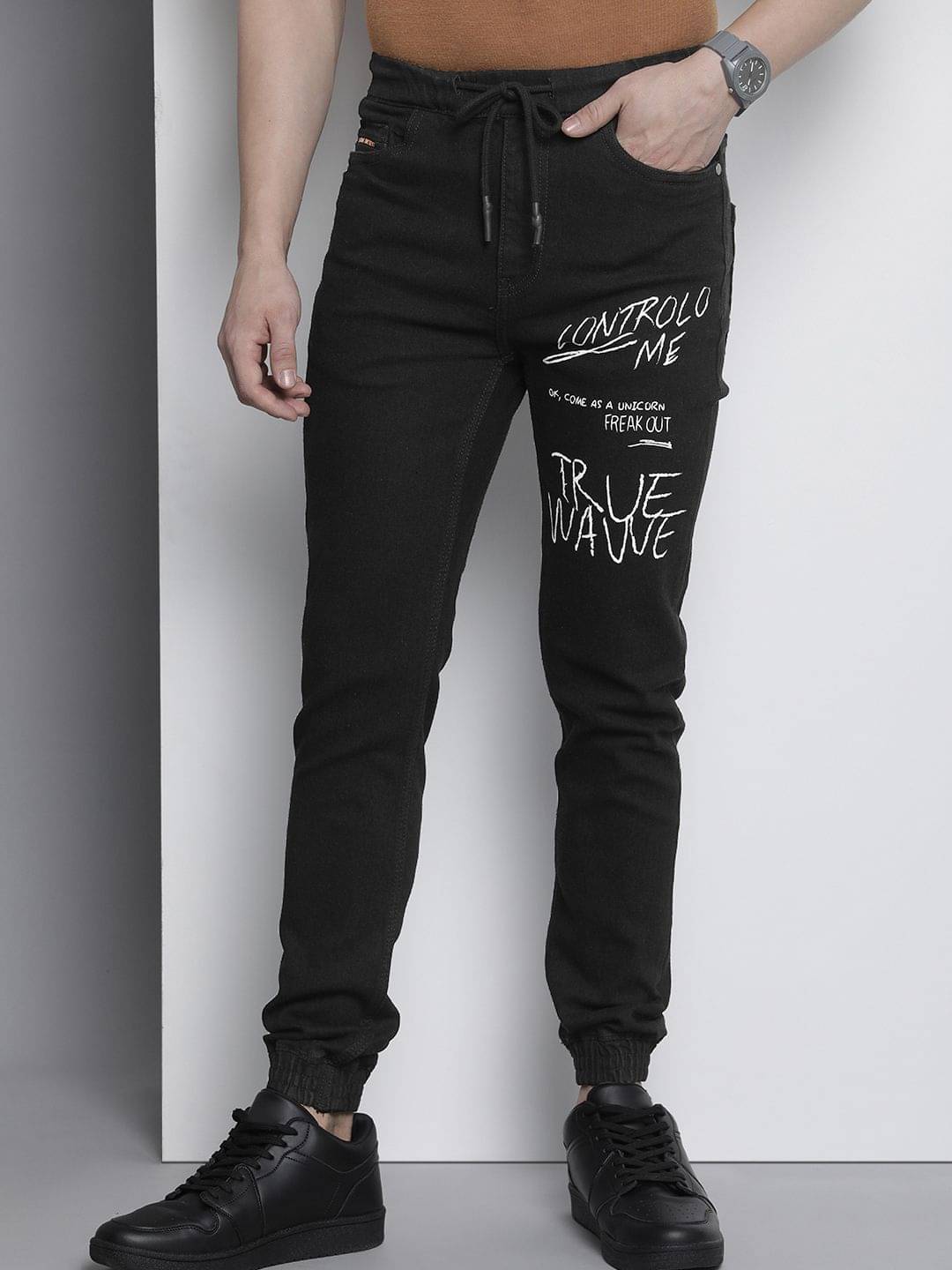 The Indian Garage Co. Slim Fit Jogger Men's Jeans - Black ( Pack of 1 )     			The Indian Garage Co. Slim Fit Jogger Men's Jeans - Black ( Pack of 1 )