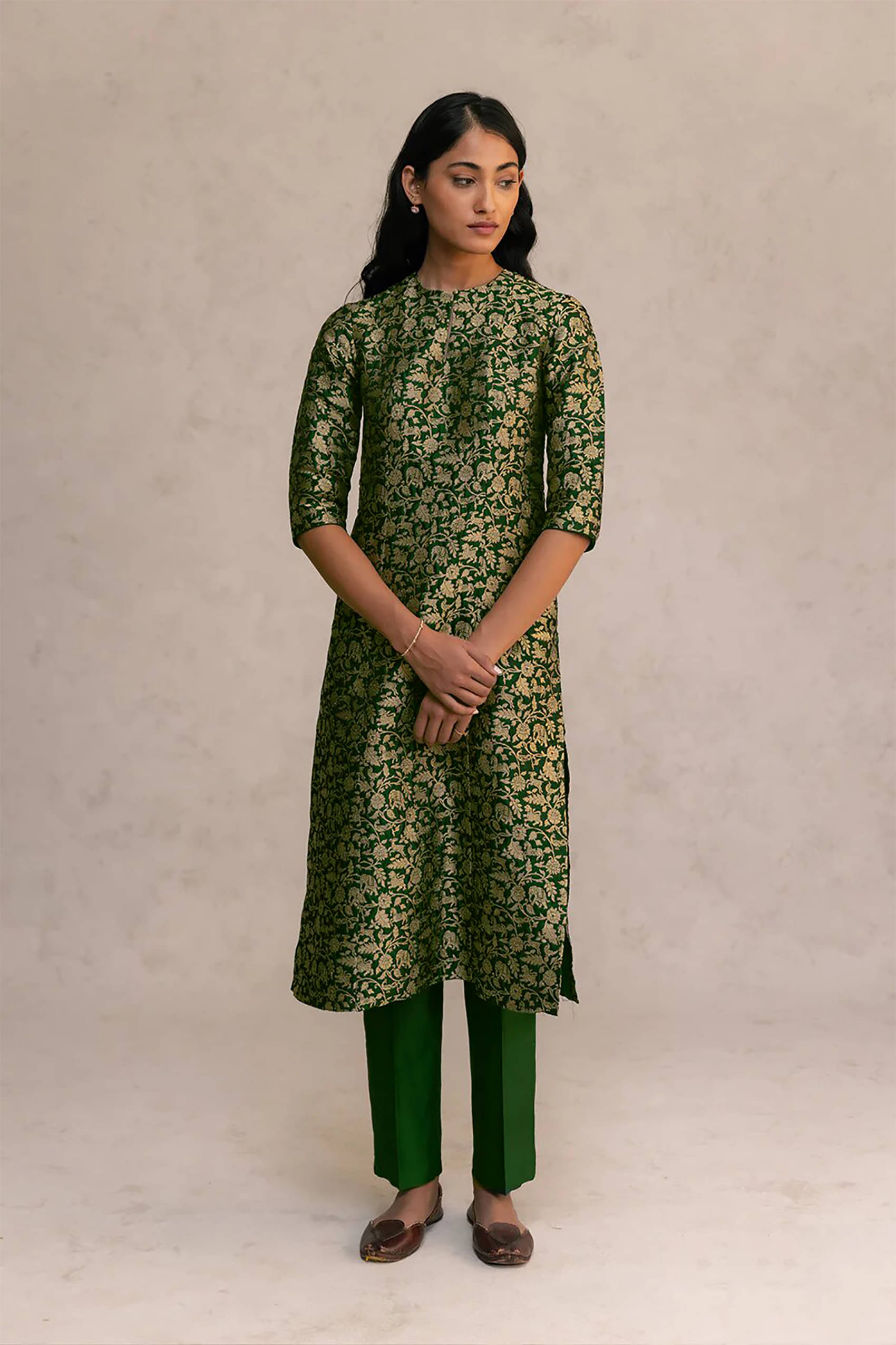Trijal Fab Pack of 1 Jacquard Woven Design Straight Women's Kurti with Dupatta - ( Green ) Trijal Fab Pack of 1 Jacquard Woven Design Straight Women's Kurti with Dupatta - ( Green )