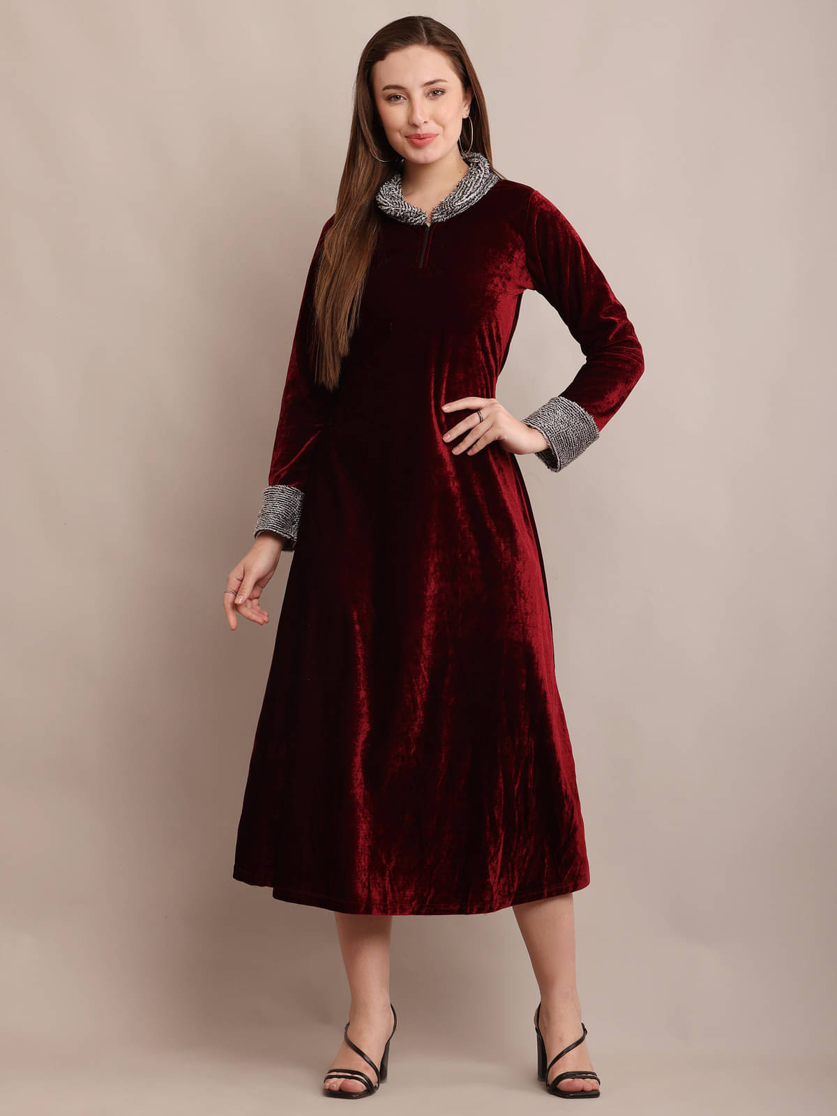     			RAABTA FASHIION Women Velvet Solid A-line Dress ( Wine )