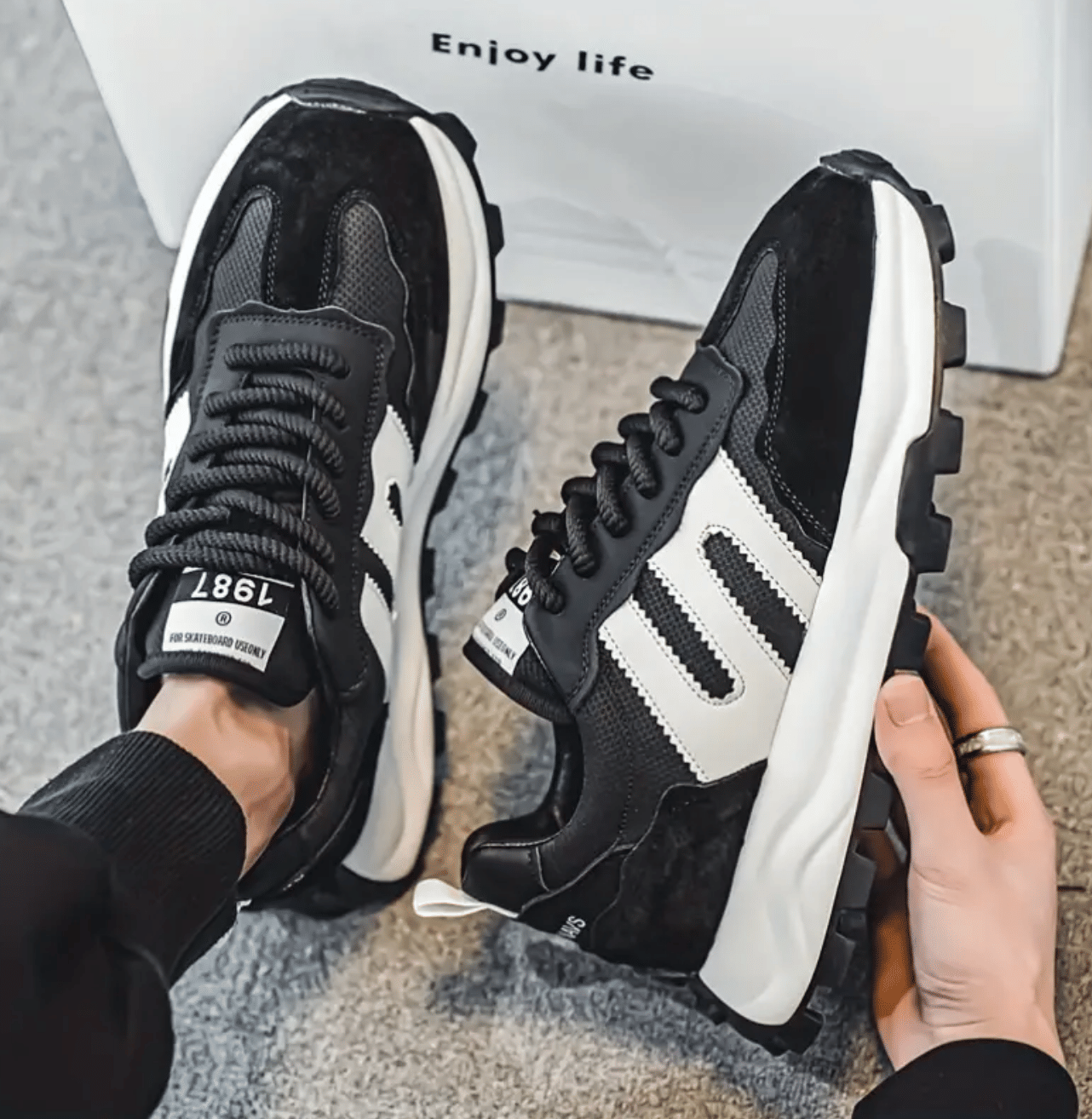     			ROBBIE JONES Sneakers Black Men's Sneakers