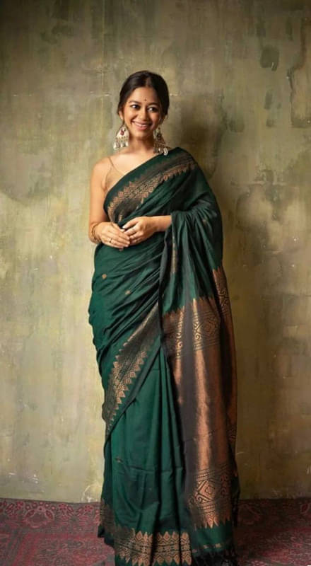Sitanjali Lifestyle Silk Blend Embroidered Saree With Unstitched Blouse Piece ( Green ) Sitanjali Lifestyle Silk Blend Embroidered Saree With Unstitched Blouse Piece ( Green )