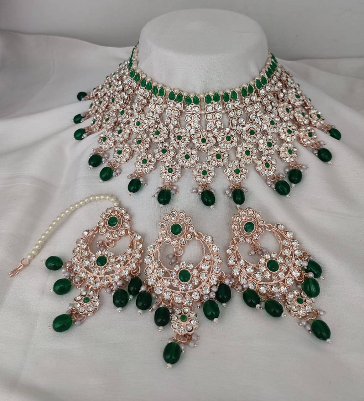    			Padmavati Bangles Green Alloy Necklace Set ( Pack of 1 )