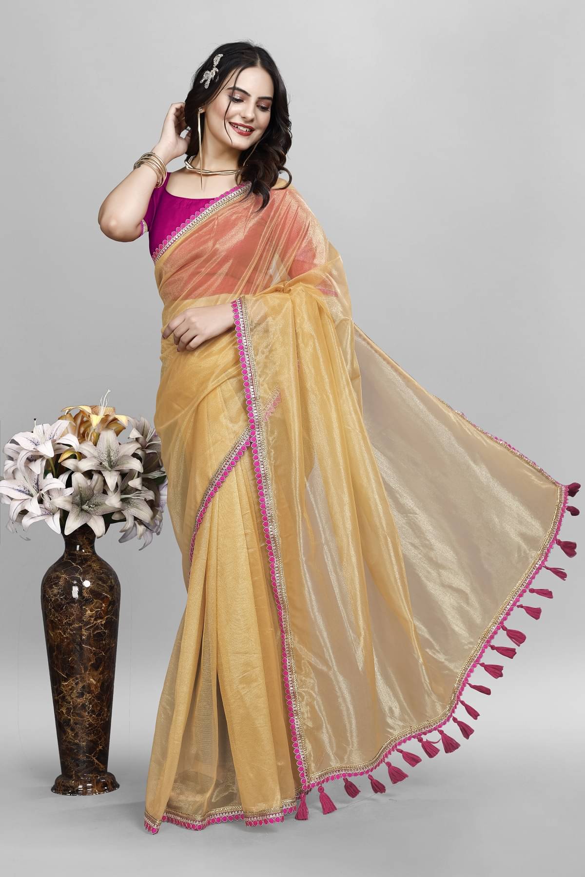     			Aika Net Solid Saree With Unstitched Blouse Piece ( Cream )