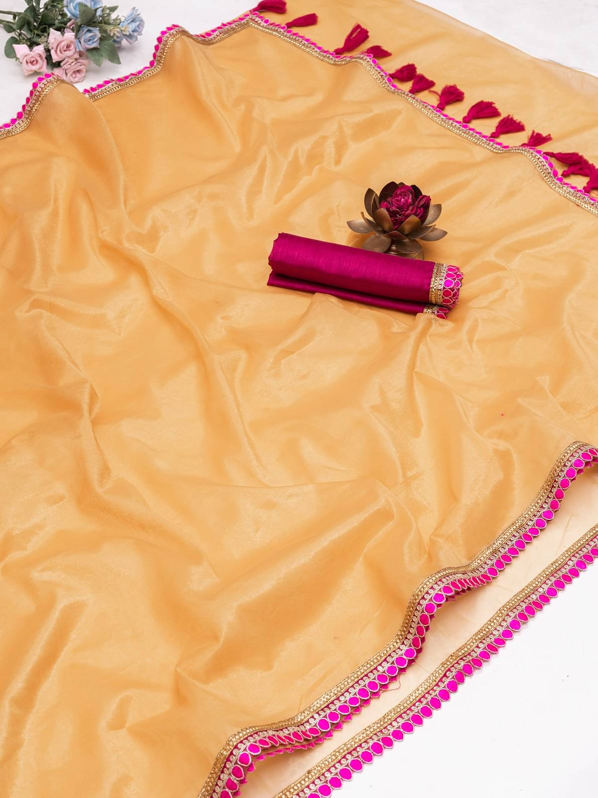 Apnisha Net Solid Saree With Unstitched Blouse Piece ( Cream ) Apnisha Net Solid Saree With Unstitched Blouse Piece ( Cream )