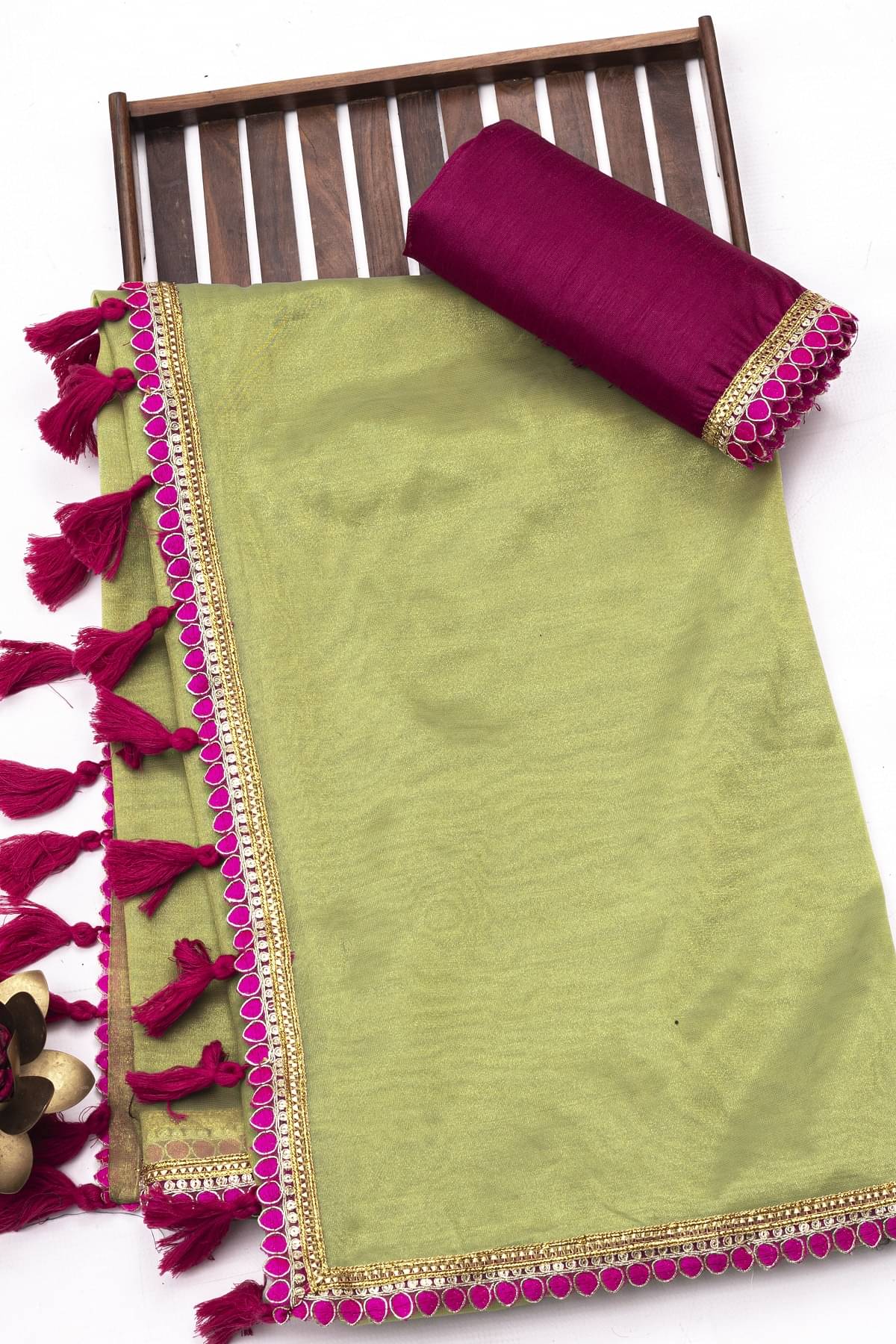 JULEE Net Embellished Saree With Unstitched Blouse Piece ( Lime Green ) JULEE Net Embellished Saree With Unstitched Blouse Piece ( Lime Green )