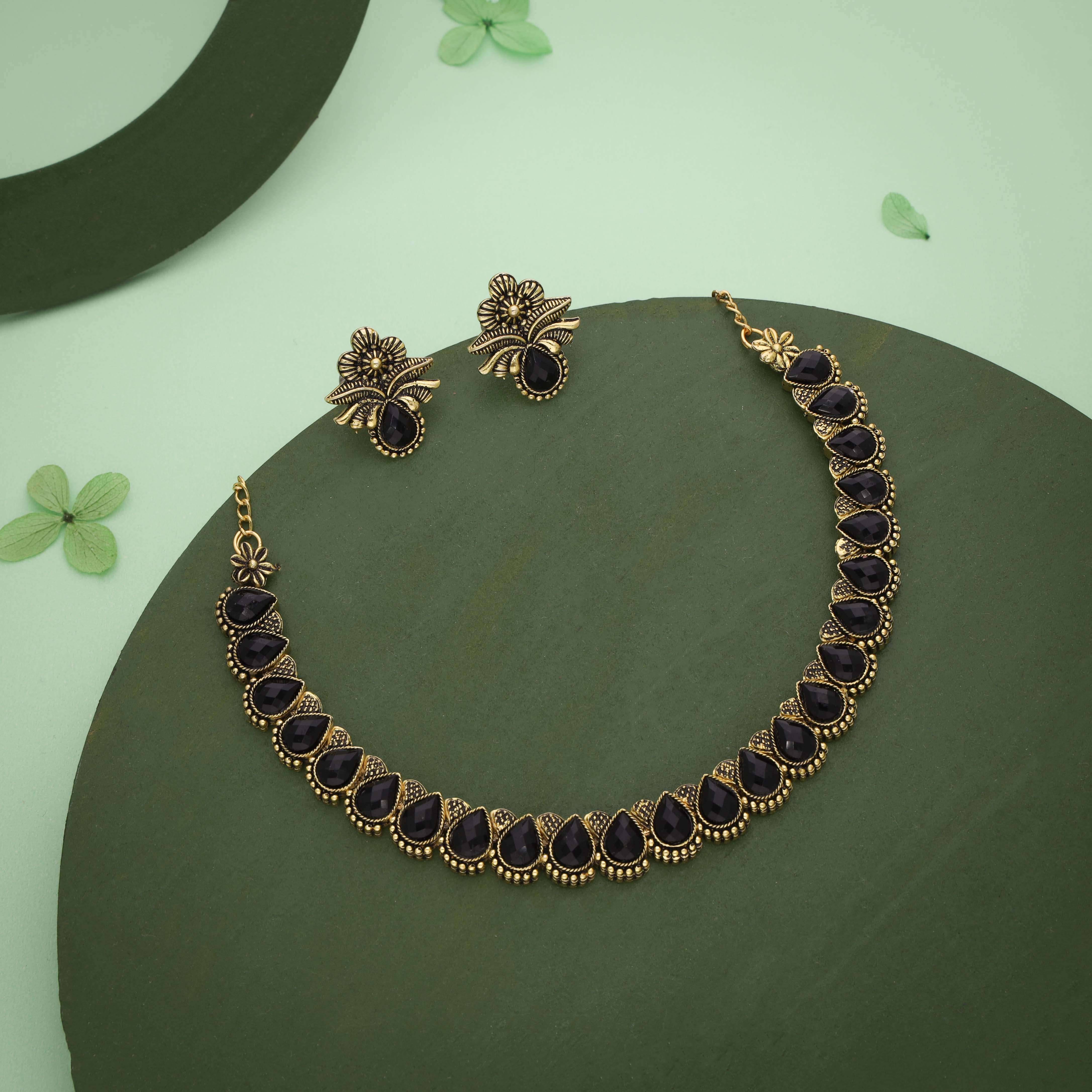     			Lyriss Black Brass Necklace Set ( Pack of 1 )
