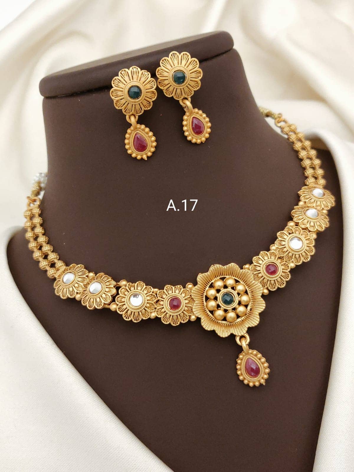 Shivay Fashion Golden Alloy Necklace Set ( Pack of 1 )