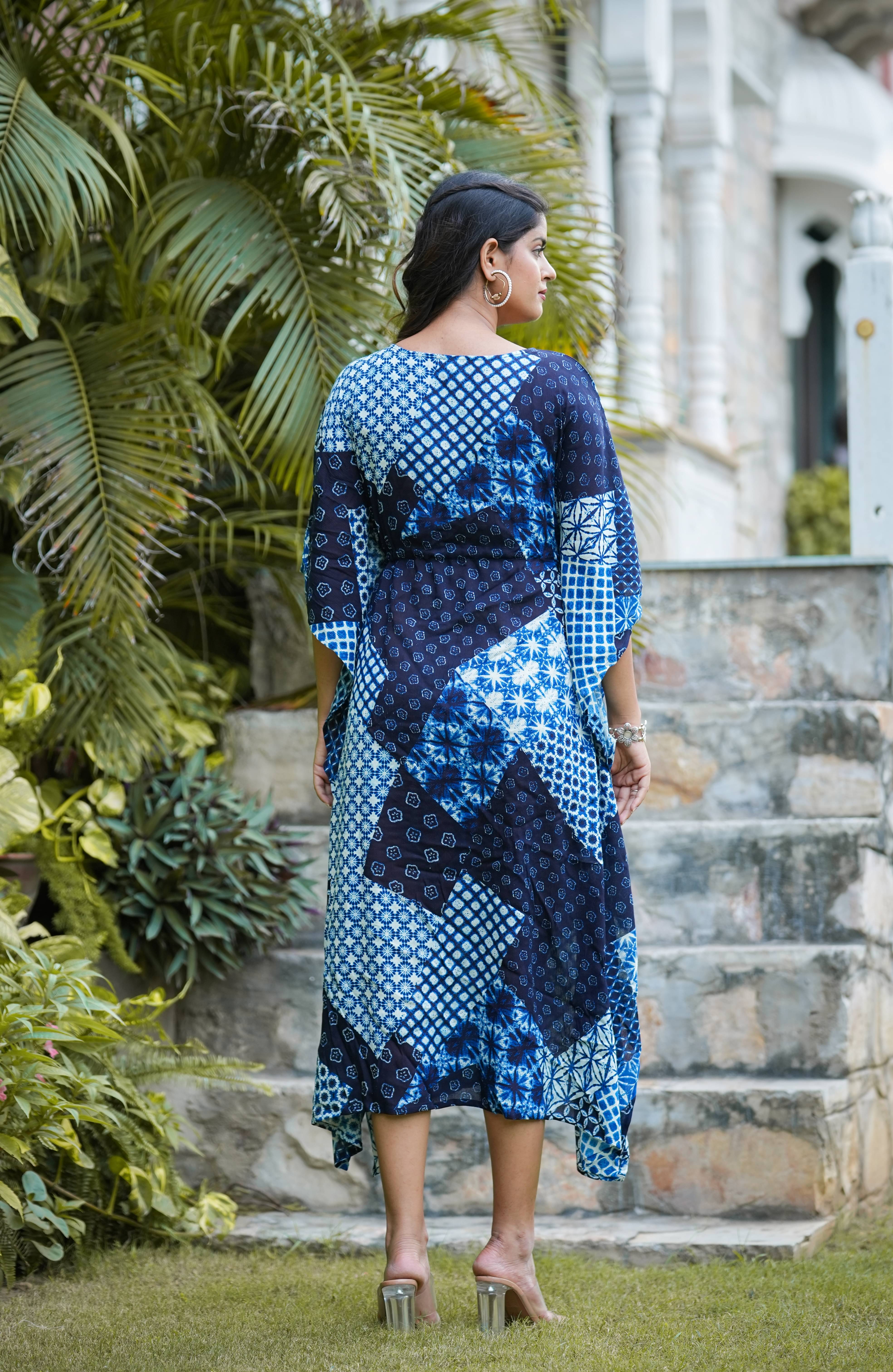 Yash Gallery Women Crepe Printed Kaftan ( Indigo )     			Yash Gallery Women Crepe Printed Kaftan ( Indigo )