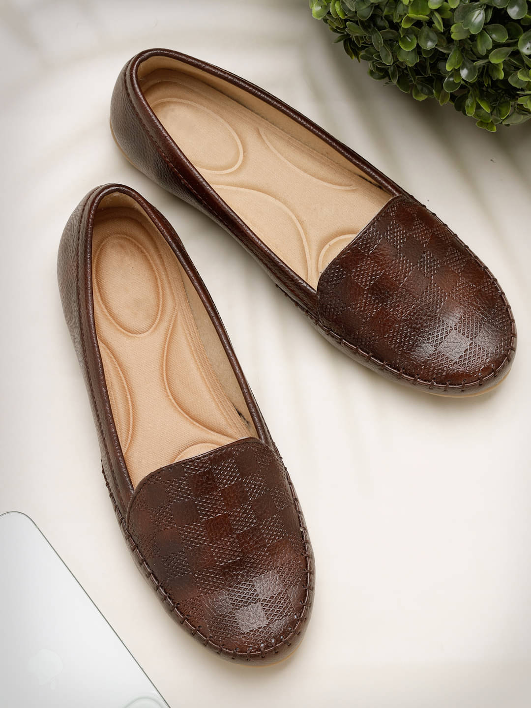     			Aroom Brown Women's Loafers