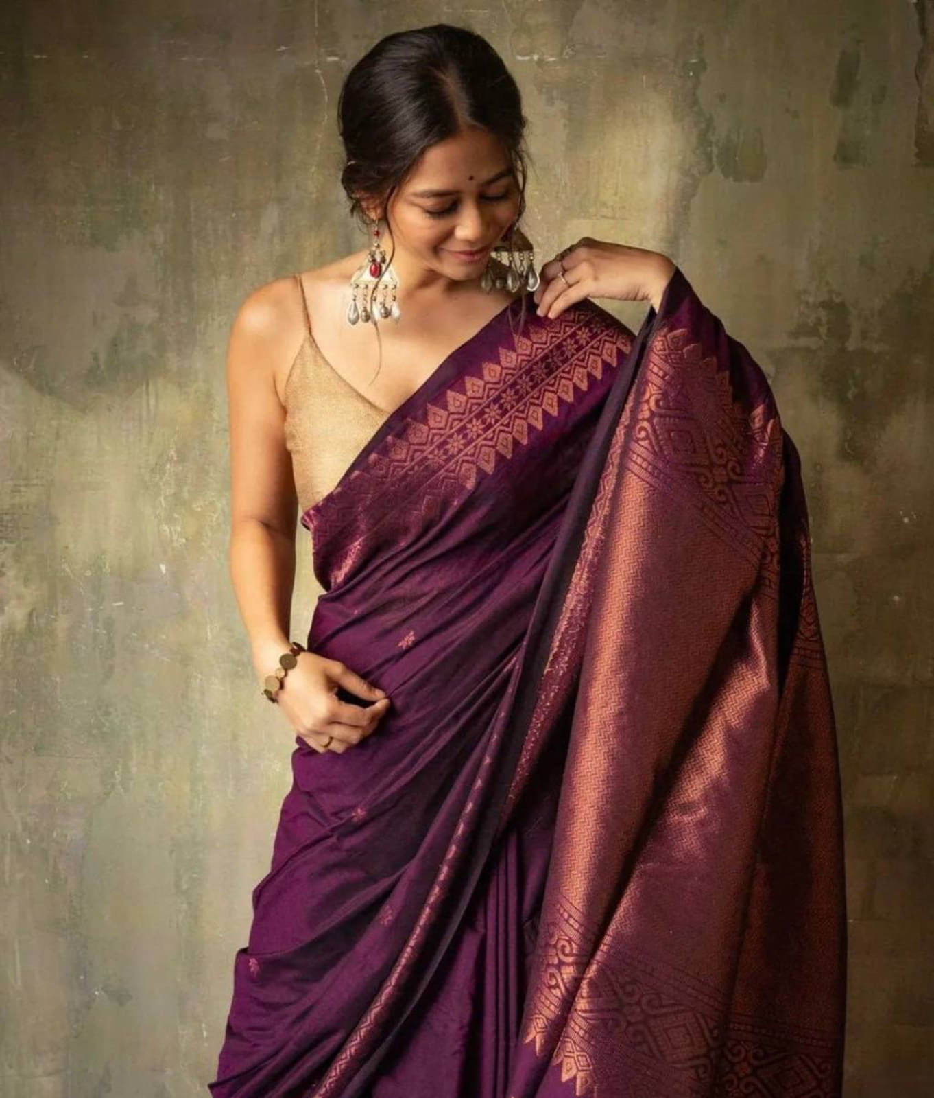 Sanjana Silk Silk Blend Embellished Saree With Unstitched Blouse Piece ( Wine ) Sanjana Silk Silk Blend Embellished Saree With Unstitched Blouse Piece ( Wine )