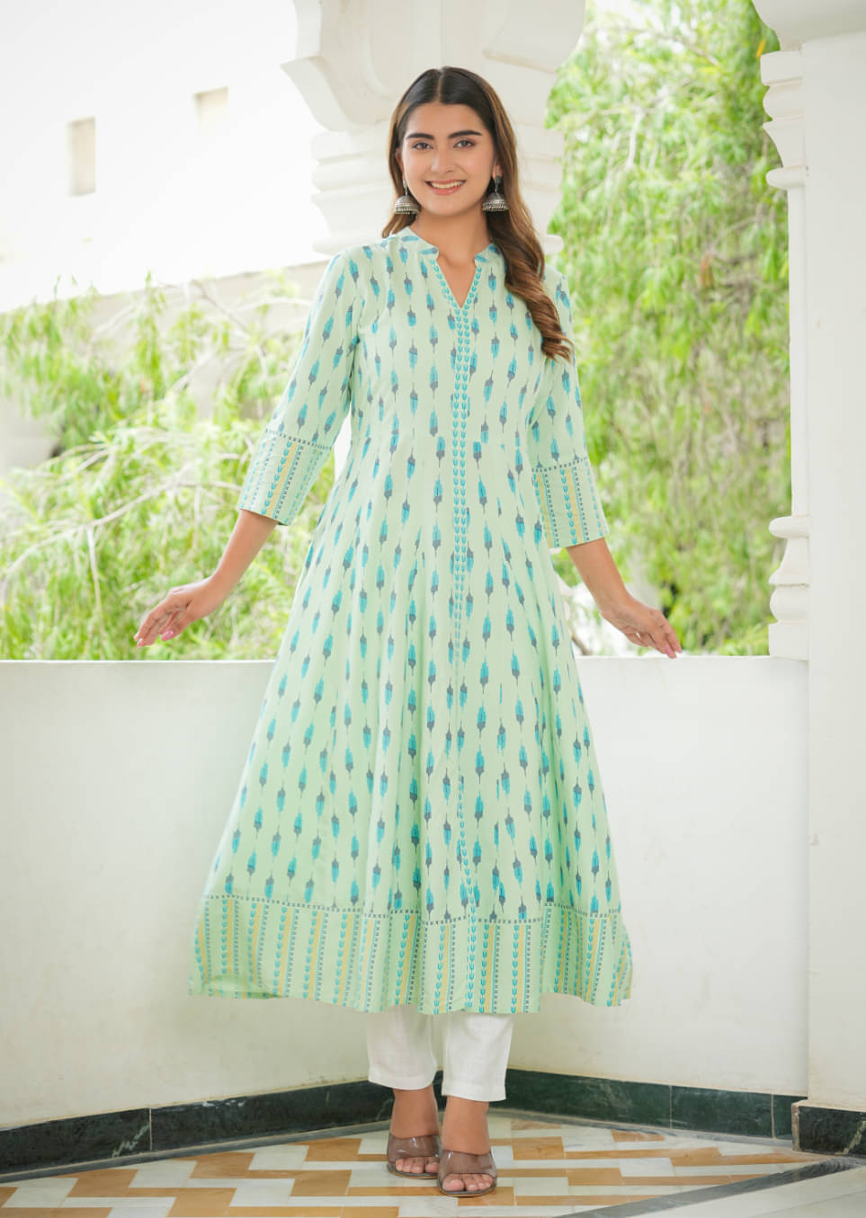 Yash Gallery Pack of 1 Rayon Printed Anarkali Women's Kurti - ( Green ) Yash Gallery Pack of 1 Rayon Printed Anarkali Women's Kurti - ( Green )