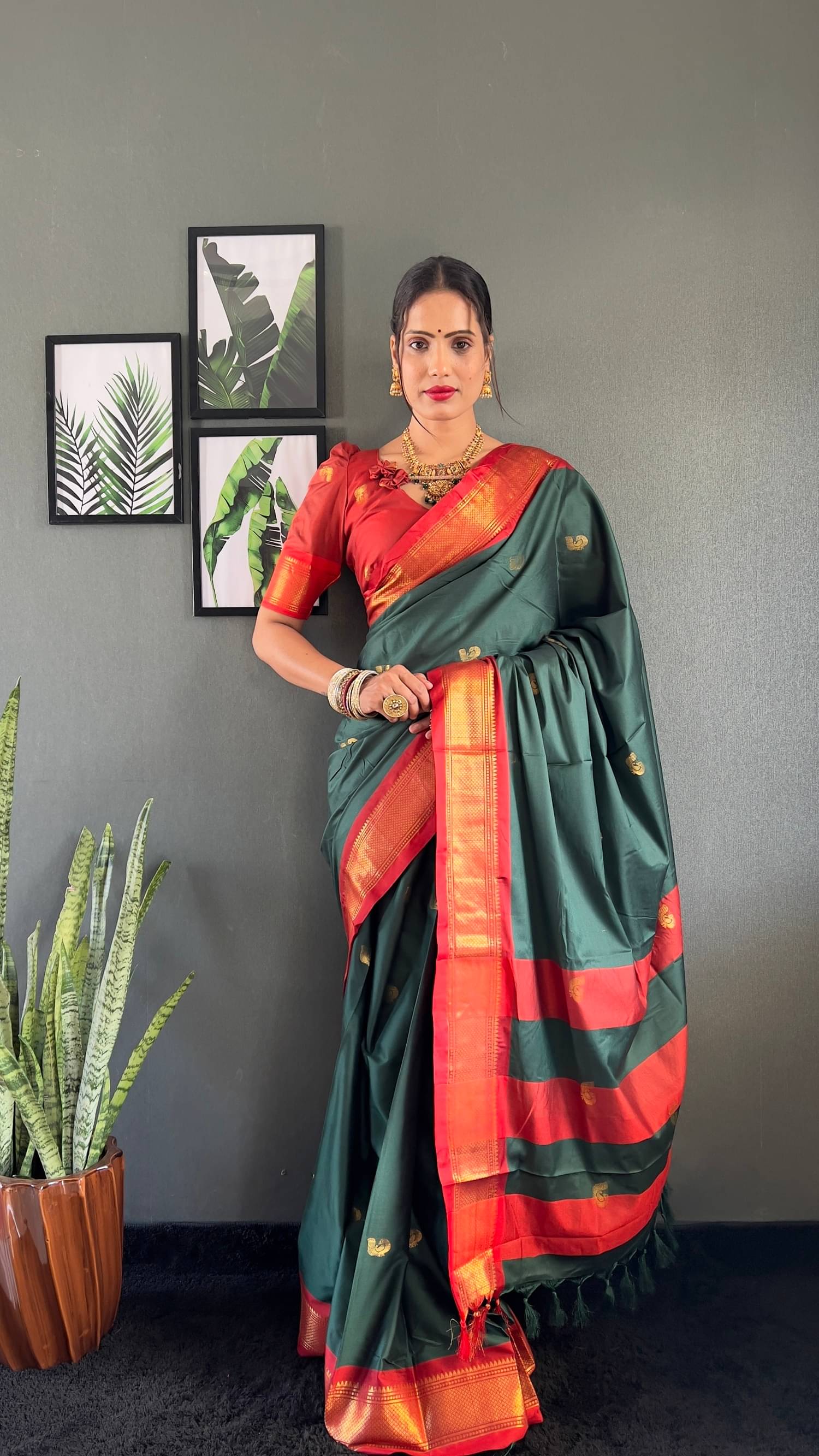     			A TO Z CART Cotton Silk Embellished Saree With Unstitched Blouse Piece ( Green )