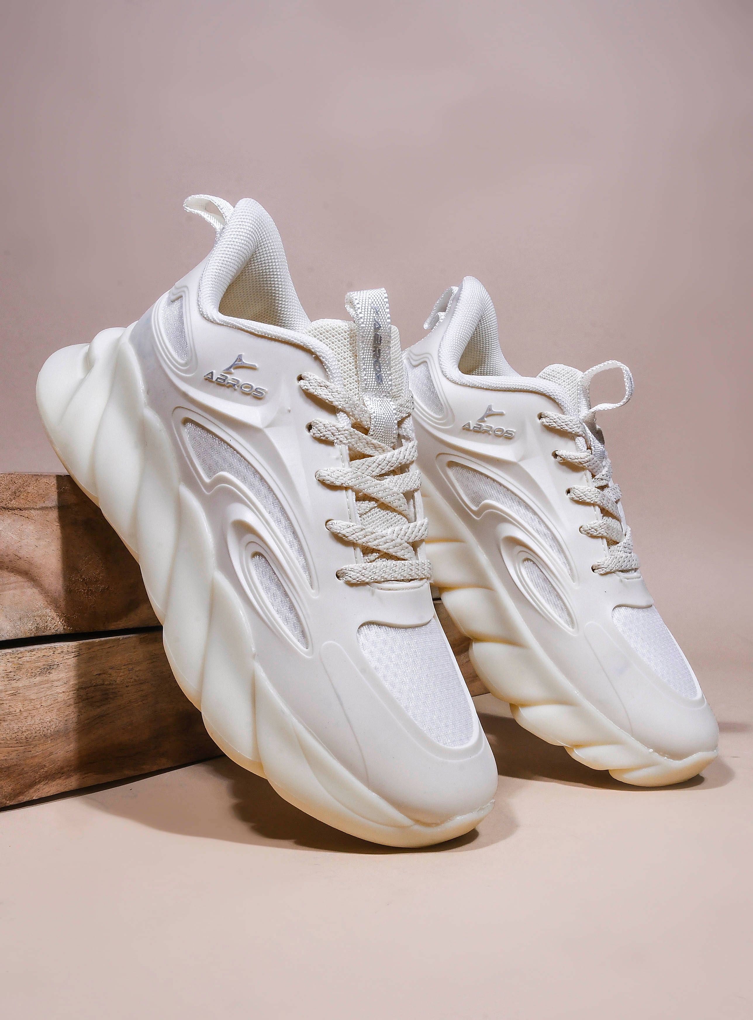     			Abros - Cream Women's Running Shoes
