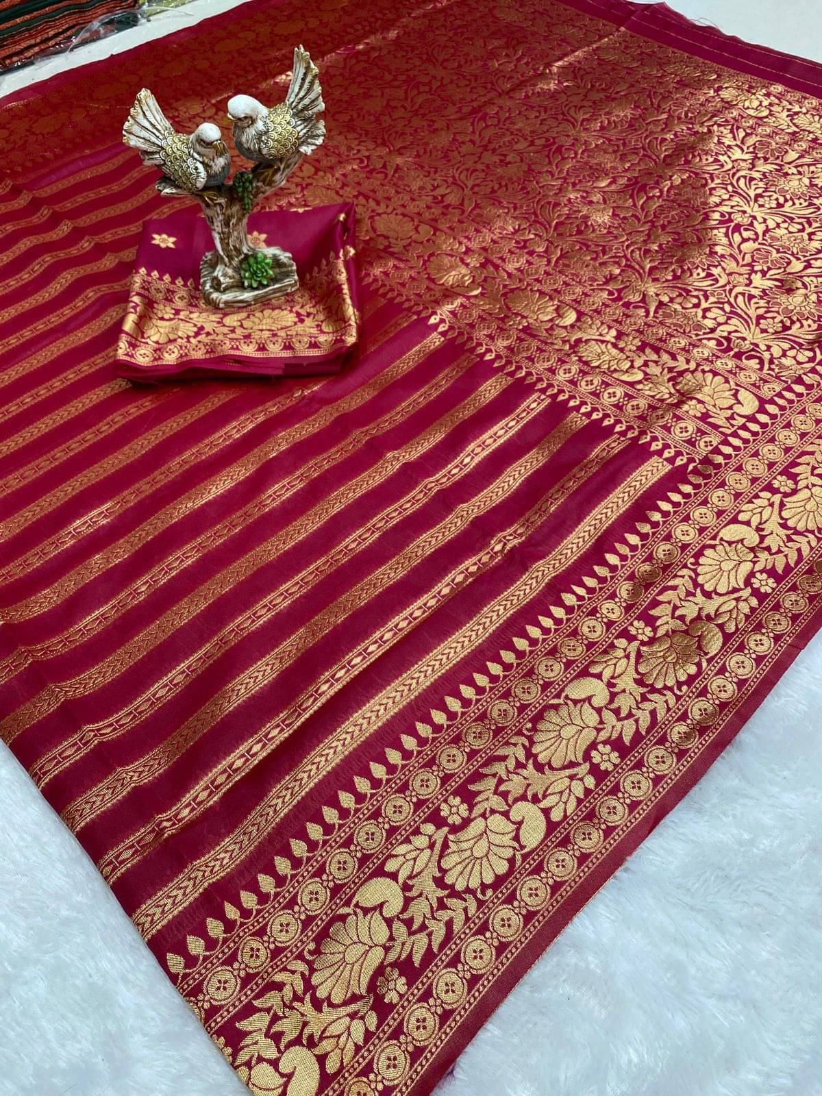 Aika Banarasi Silk Self Design Saree With Unstitched Blouse Piece ( Pink ) Aika Banarasi Silk Self Design Saree With Unstitched Blouse Piece ( Pink )