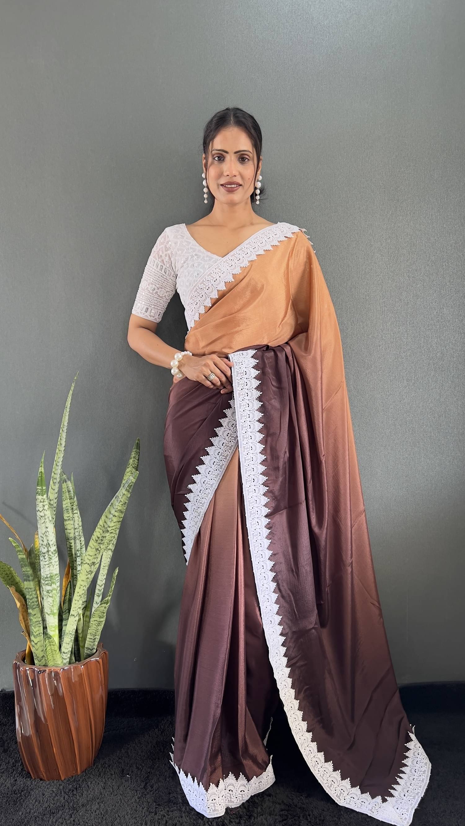 Aika Chiffon Colorblock Saree With Unstitched Blouse Piece ( Brown ) Aika Chiffon Colorblock Saree With Unstitched Blouse Piece ( Brown )