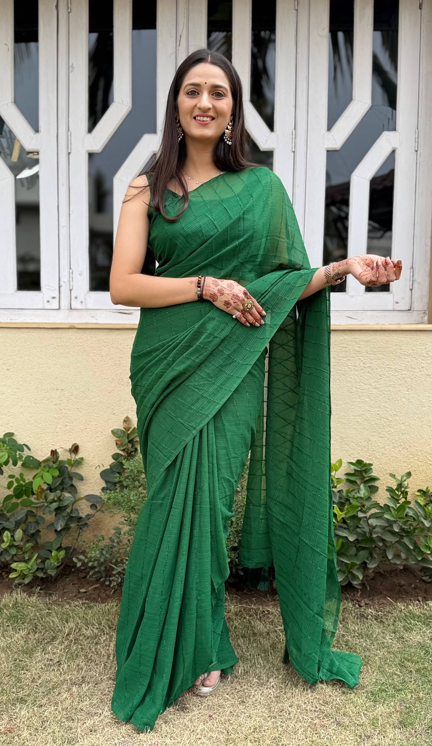 Aika Chiffon Striped Saree With Unstitched Blouse Piece ( Green ) Aika Chiffon Striped Saree With Unstitched Blouse Piece ( Green )