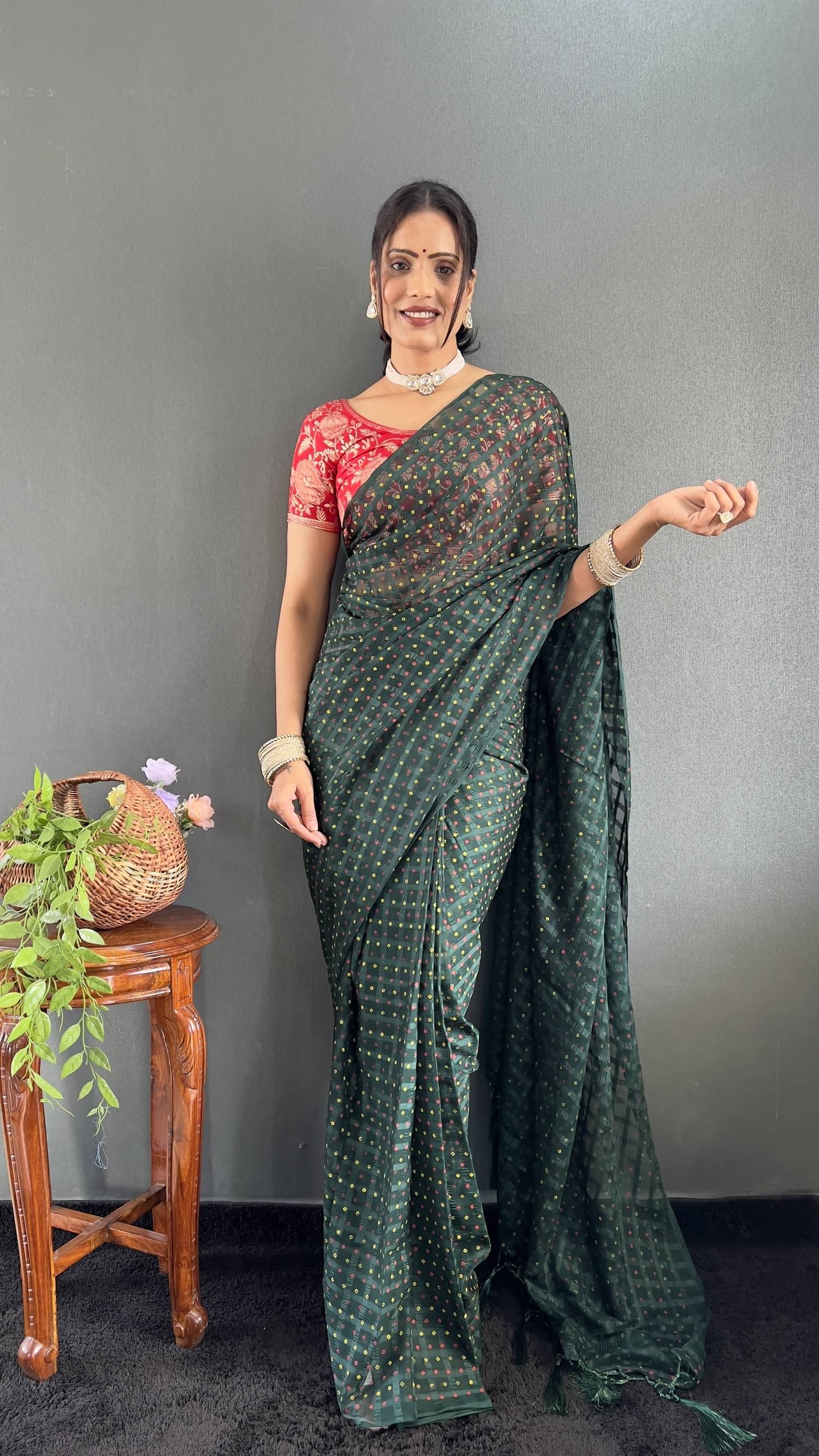 Aika Chiffon Printed Saree With Unstitched Blouse Piece ( Green ) Aika Chiffon Printed Saree With Unstitched Blouse Piece ( Green )