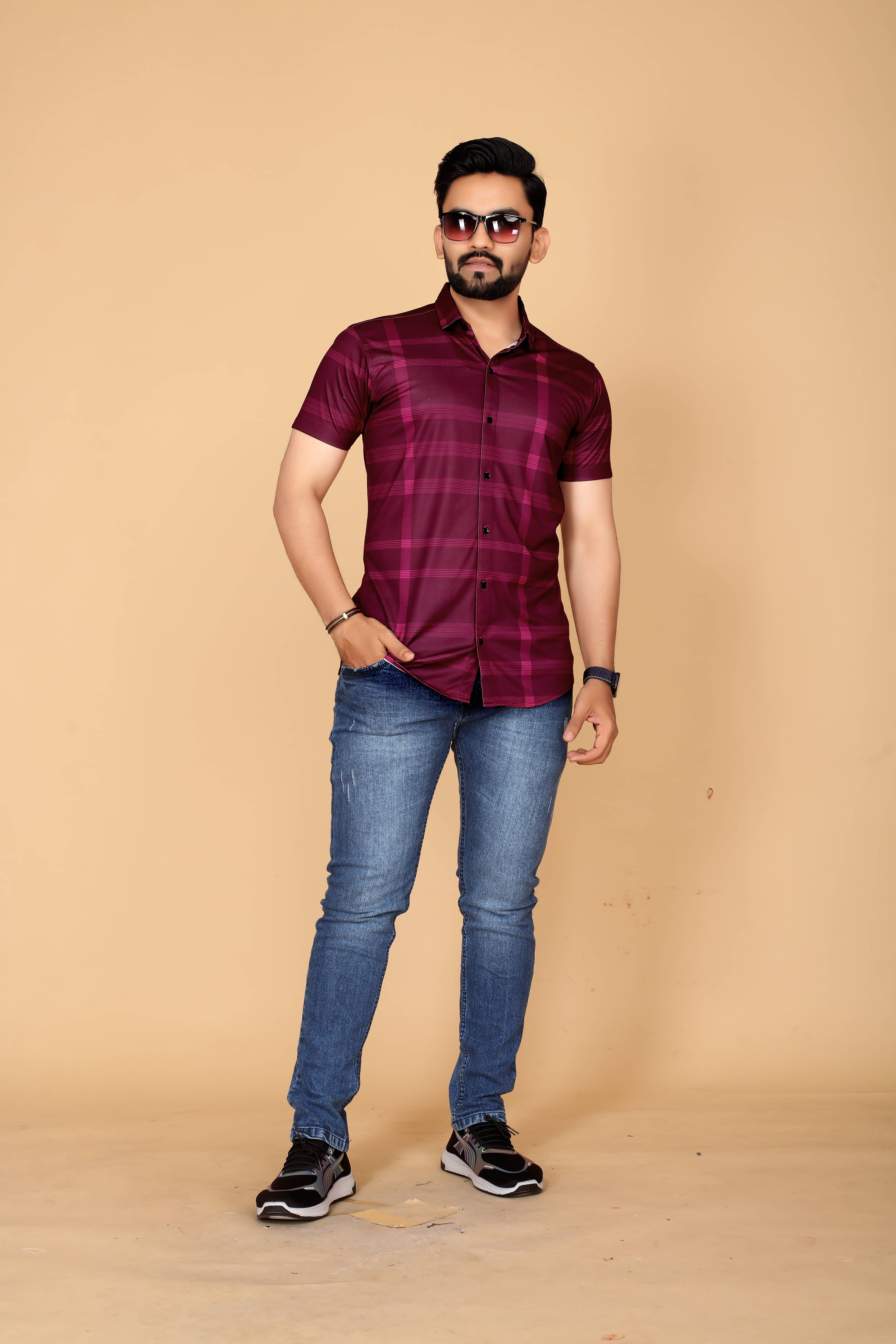 FABRIPPLE Cotton Blend Regular Fit Checks Half Sleeves Men's Casual Shirt - Wine ( Pack of 1 )