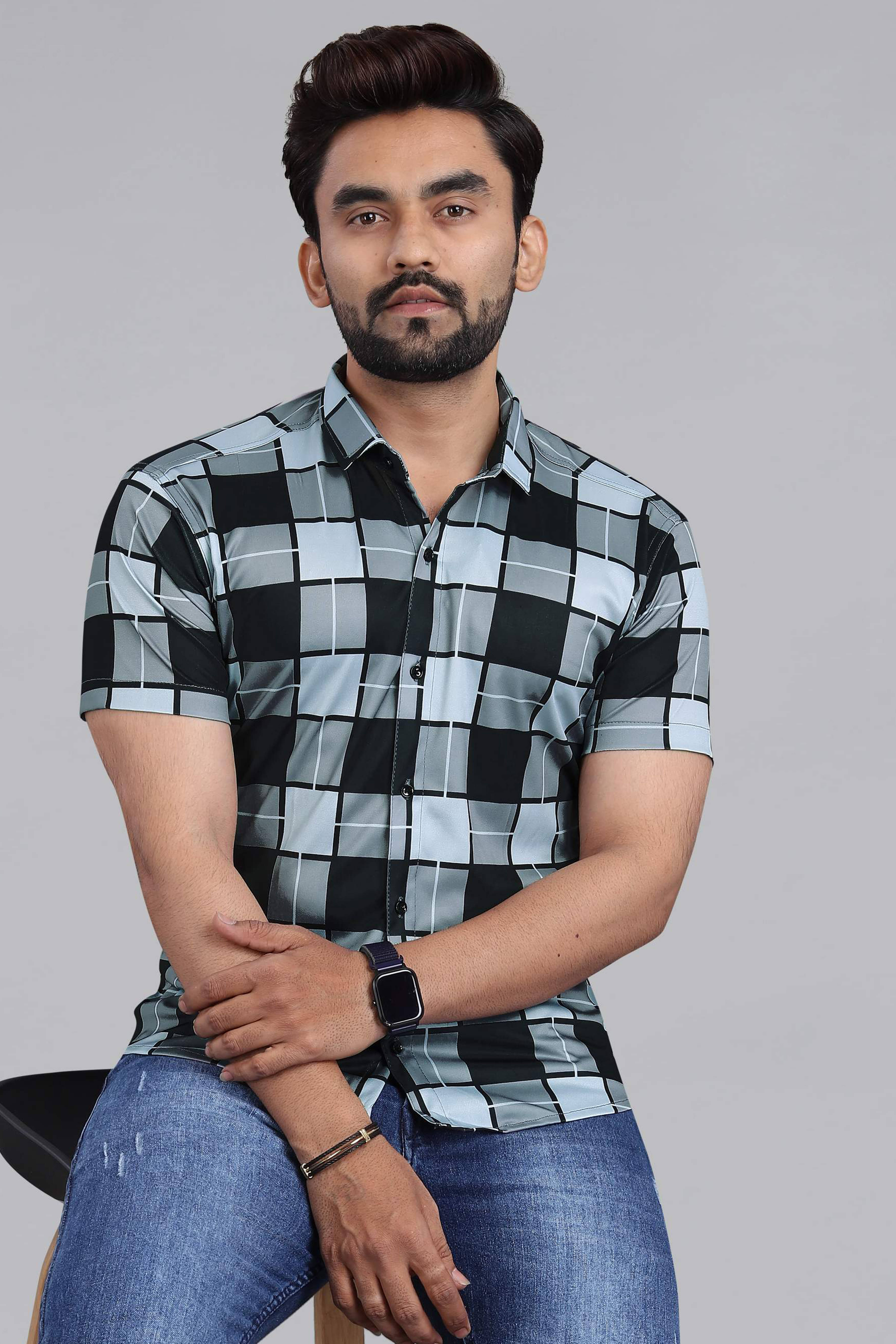 FABRIPPLE Cotton Blend Regular Fit Checks Half Sleeves Men's Casual Shirt - Black ( Pack of 1 ) FABRIPPLE Cotton Blend Regular Fit Checks Half Sleeves Men's Casual Shirt - Black ( Pack of 1 )