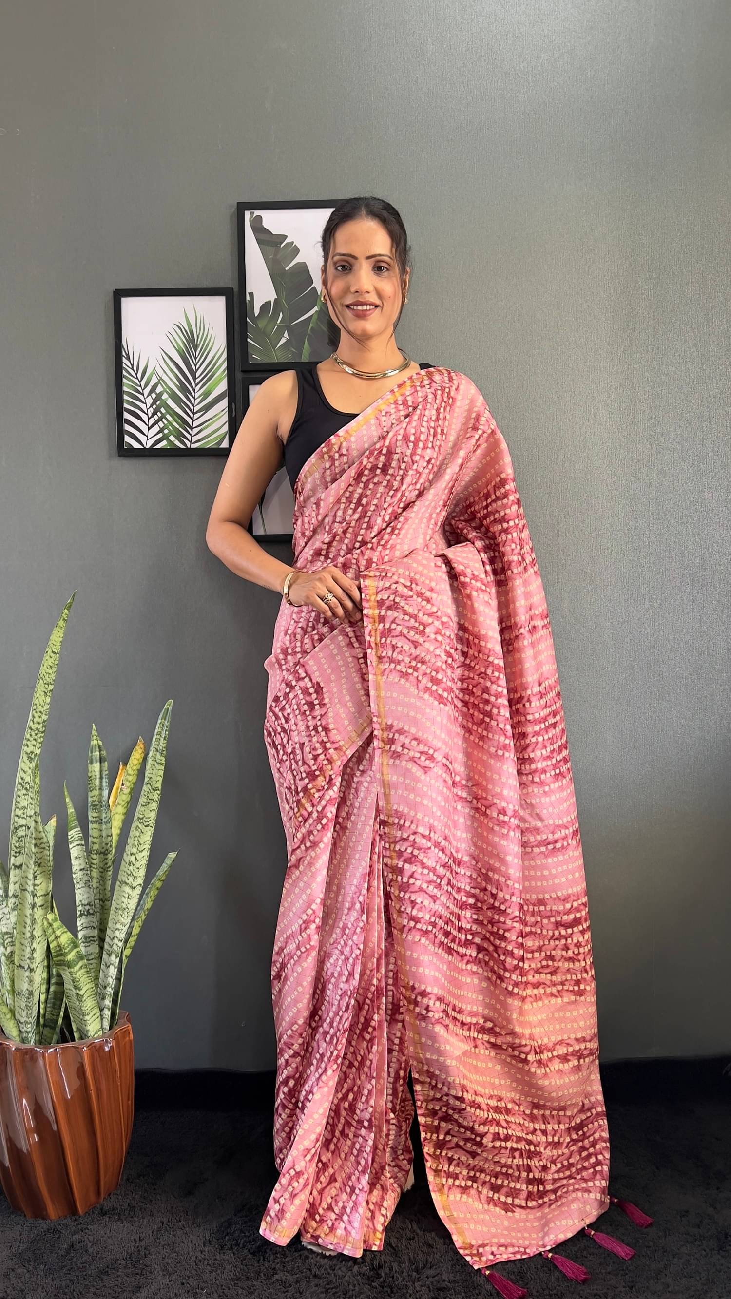     			JULEE Chiffon Dyed Saree With Unstitched Blouse Piece ( Peach )
