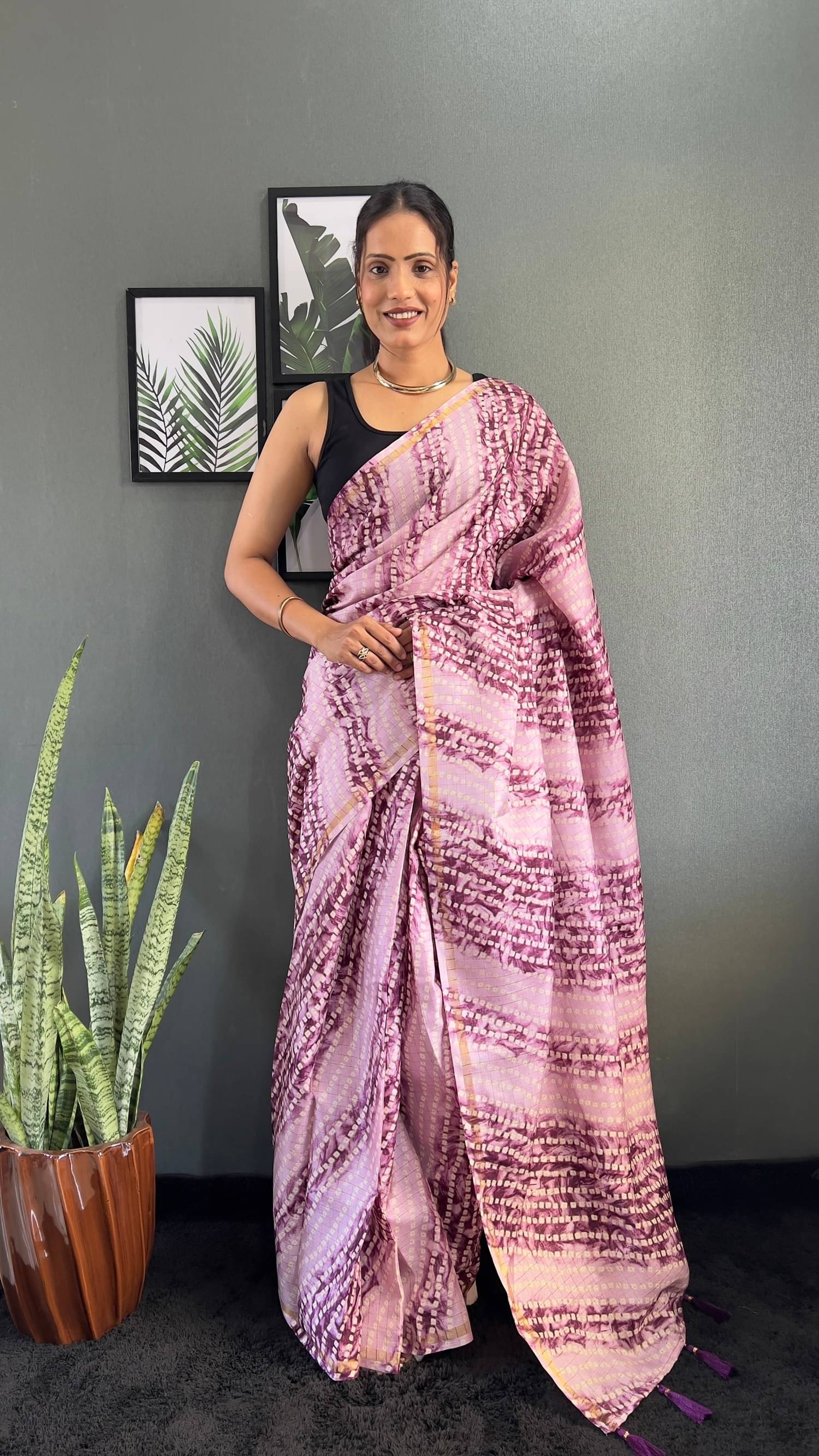     			JULEE Chiffon Dyed Saree With Unstitched Blouse Piece ( Wine )