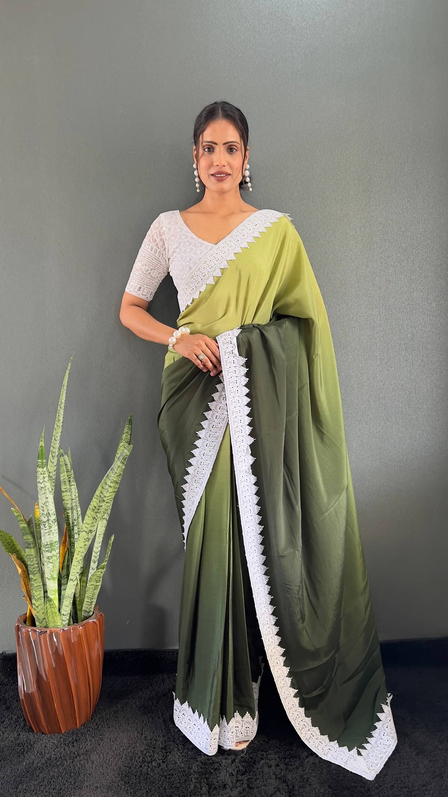 JULEE Chiffon Dyed Saree With Unstitched Blouse Piece ( Green ) JULEE Chiffon Dyed Saree With Unstitched Blouse Piece ( Green )