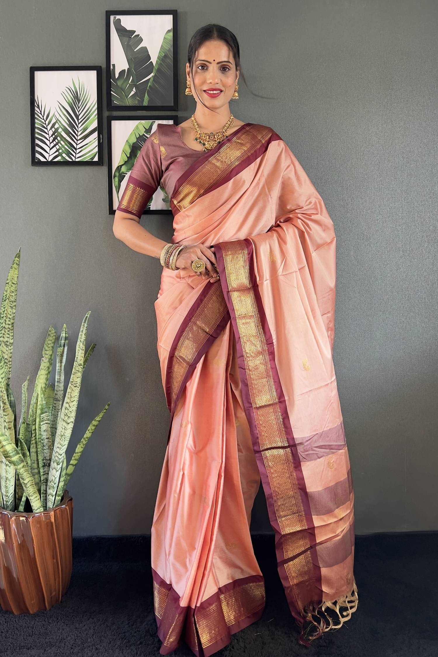     			JULEE Cotton Silk Woven Saree With Unstitched Blouse Piece ( Peach )